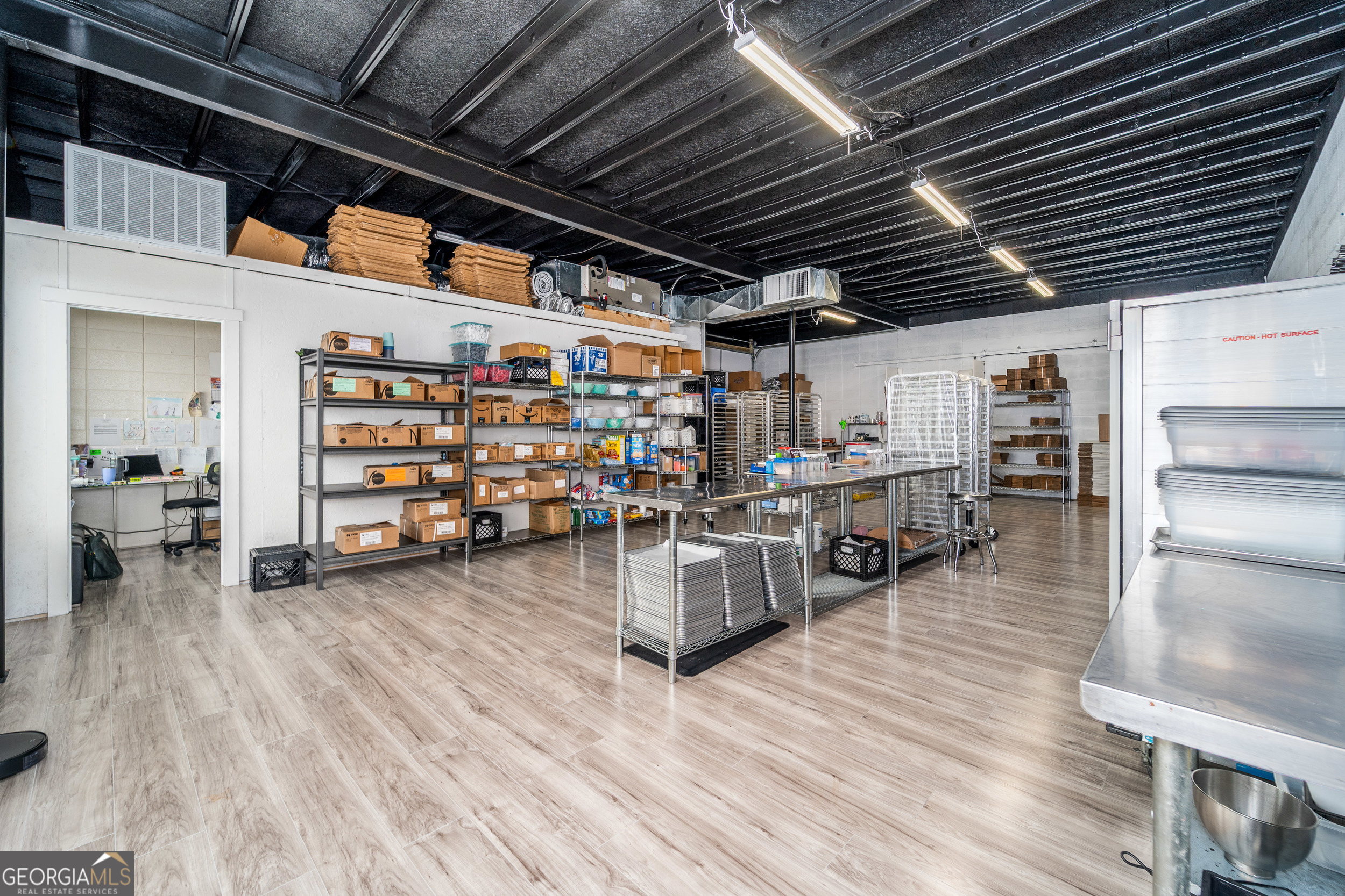 284 Nw Broad Street Property Photo 5