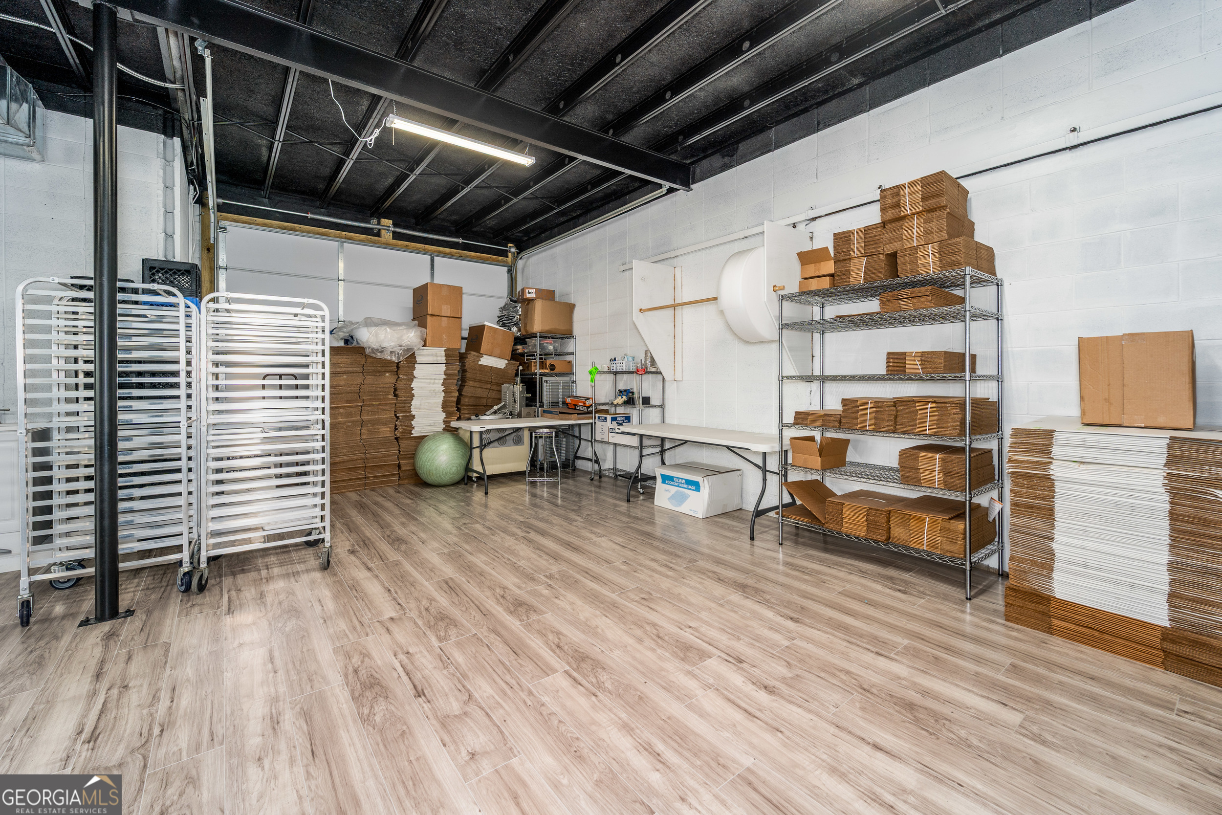 284 Nw Broad Street Property Photo 8