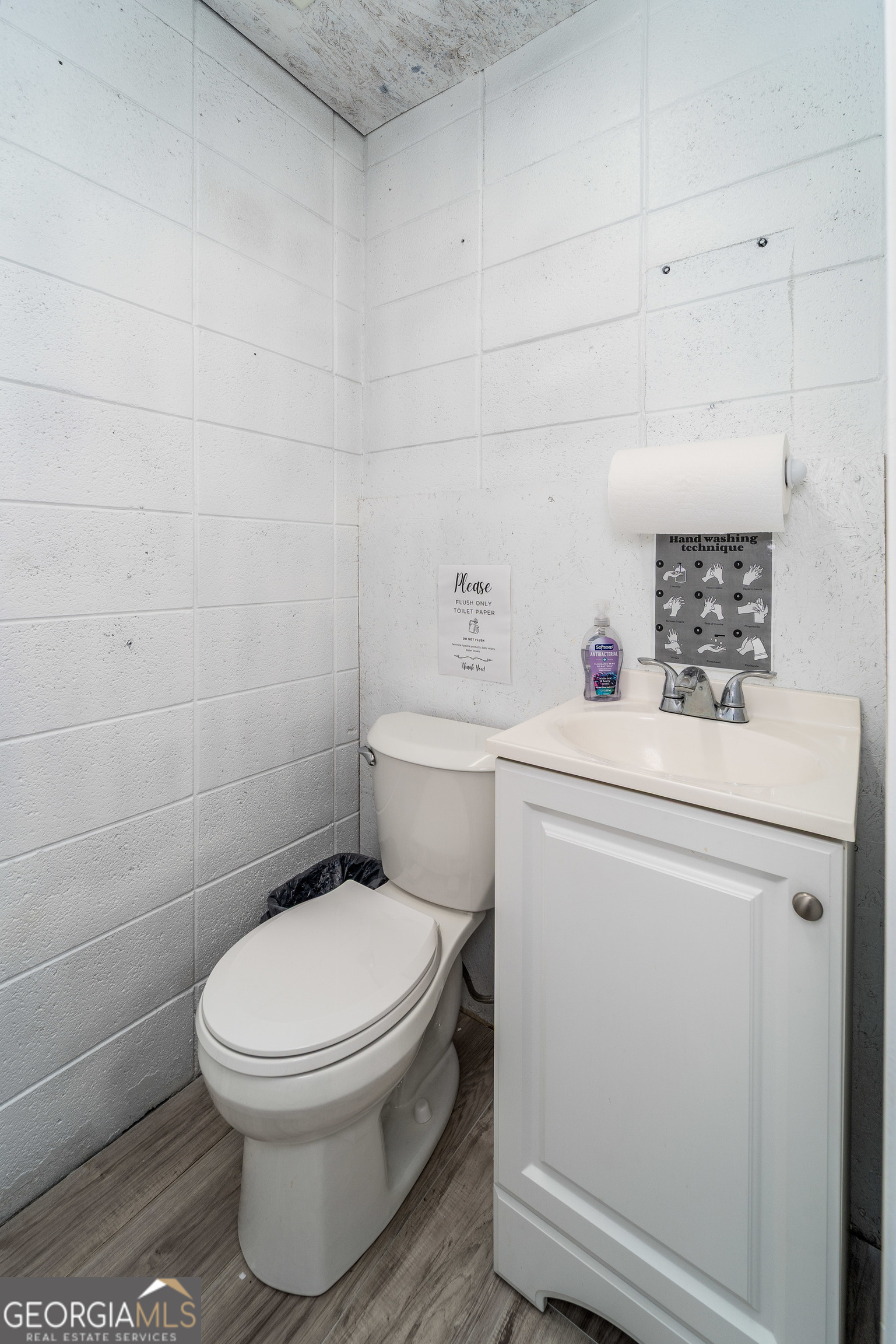 284 Nw Broad Street Property Photo 13