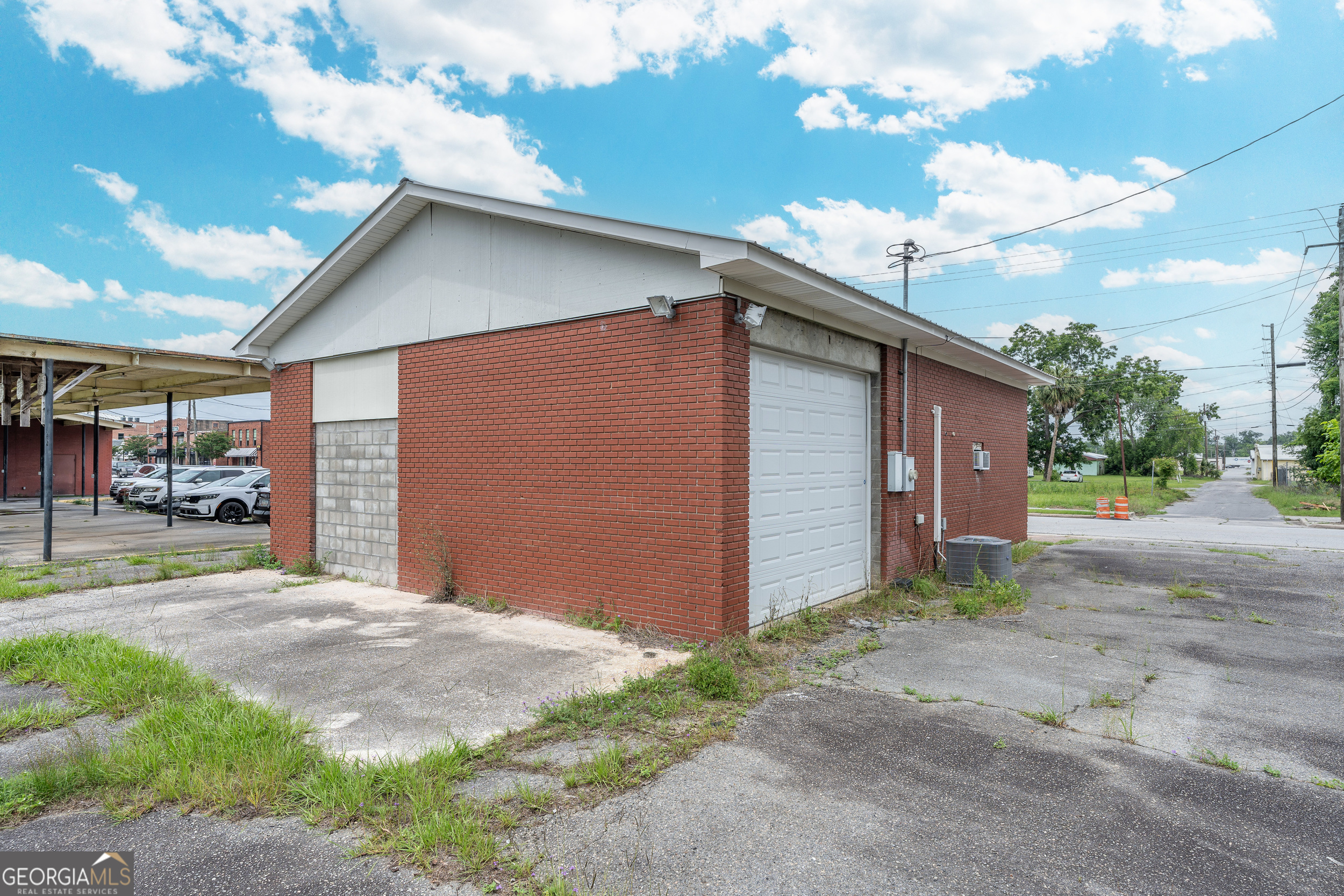 284 Nw Broad Street Property Photo 14