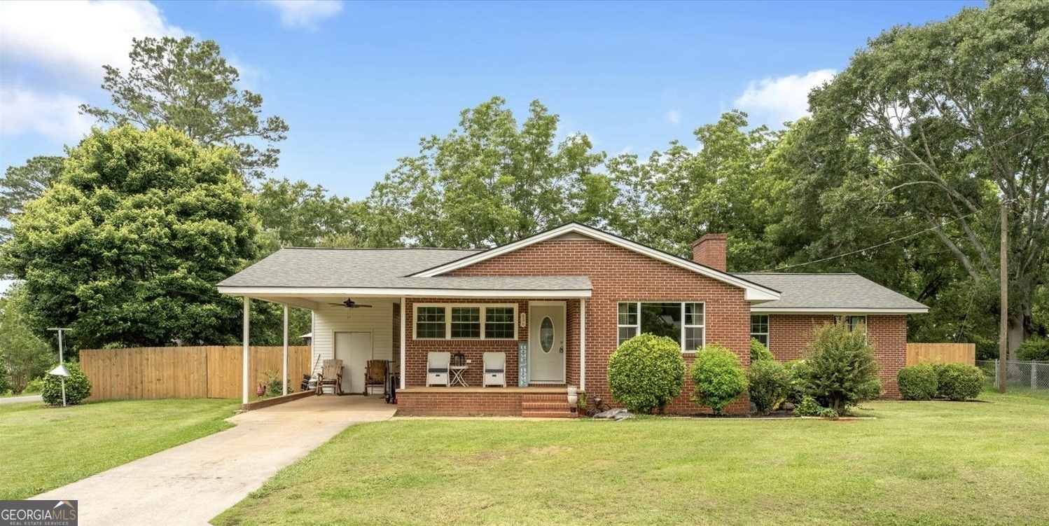836 Berkshire Drive Property Photo 1
