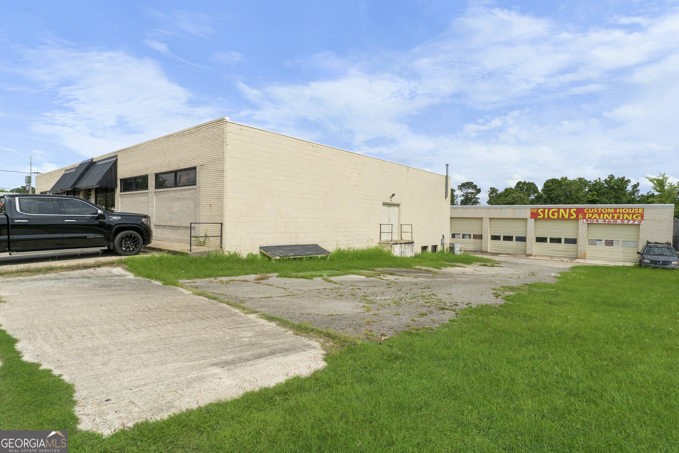 201 W Moring Street Property Photo 3