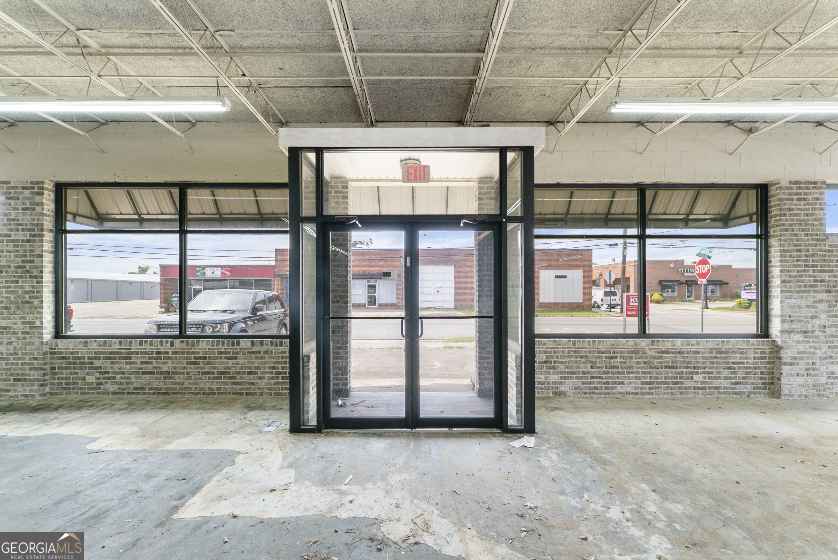 201 W Moring Street Property Photo 5