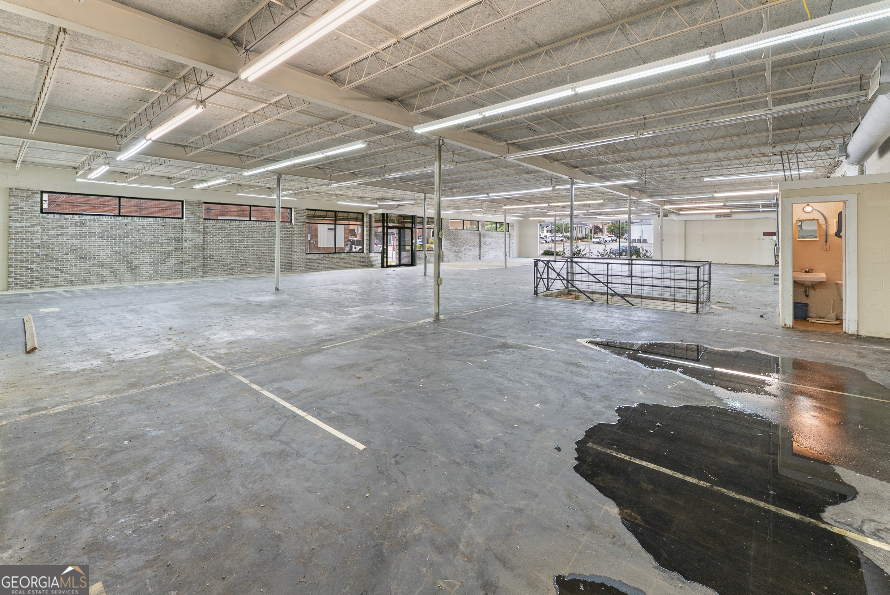 201 W Moring Street Property Photo 6