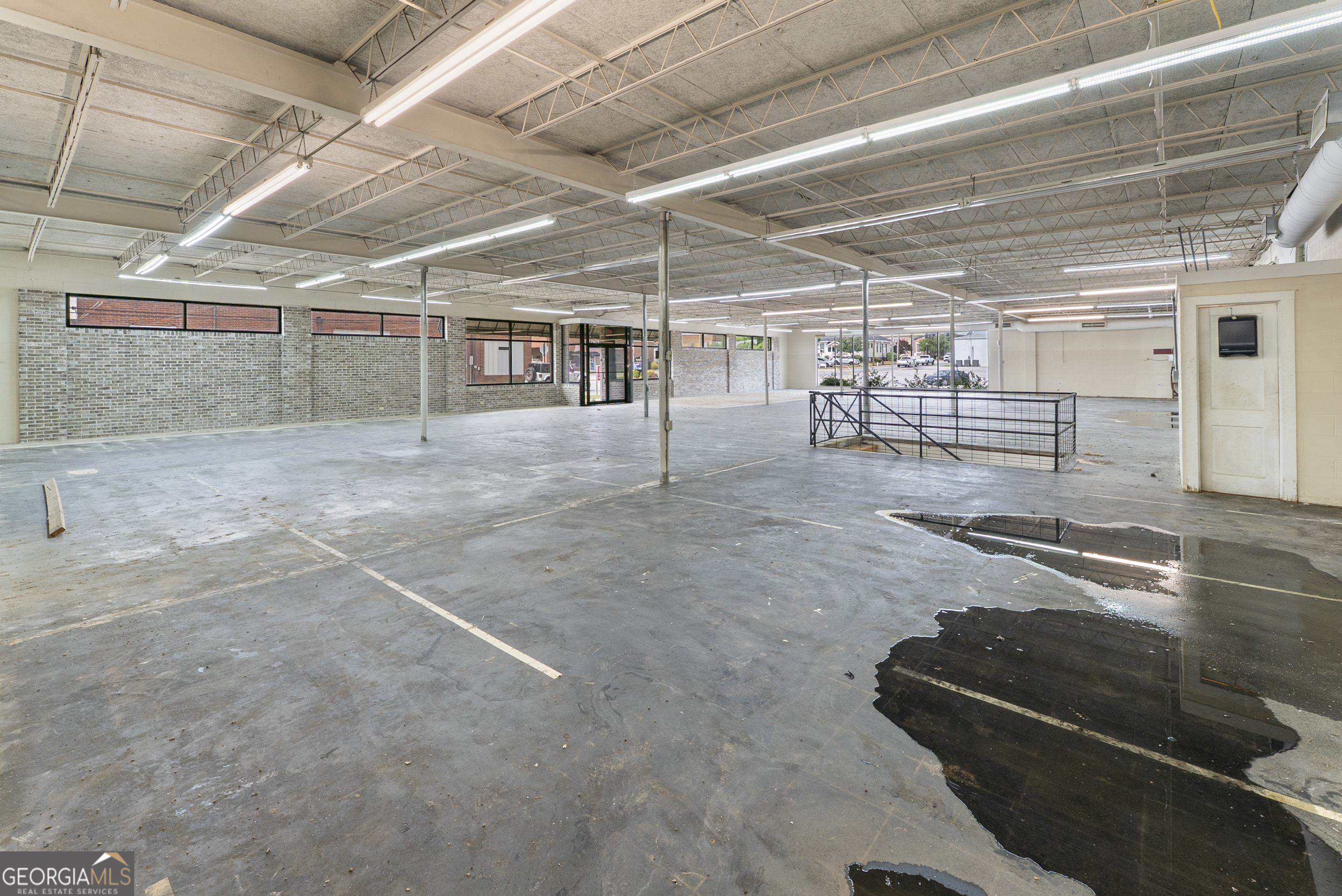 201 W Moring Street Property Photo 7