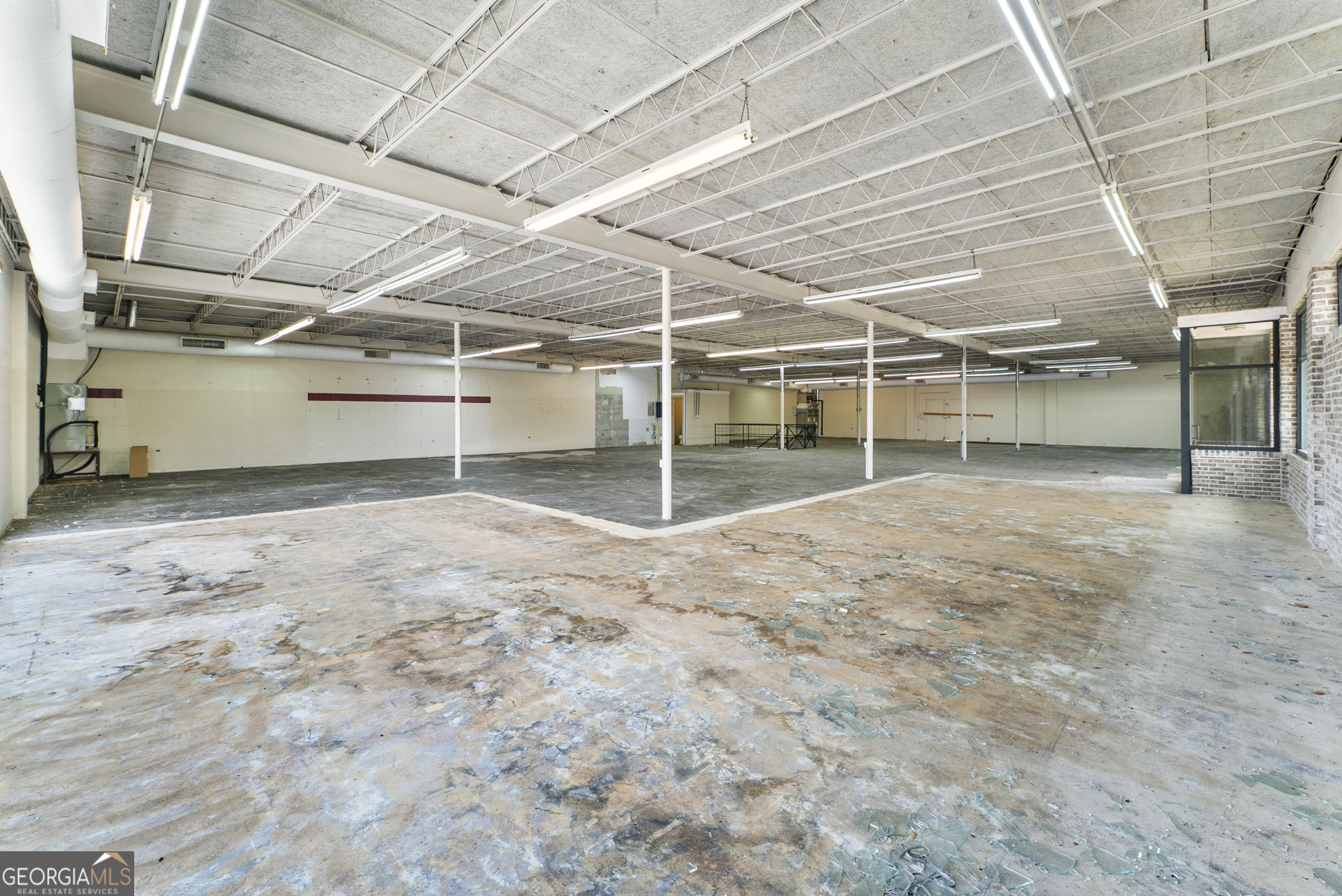 201 W Moring Street Property Photo 9