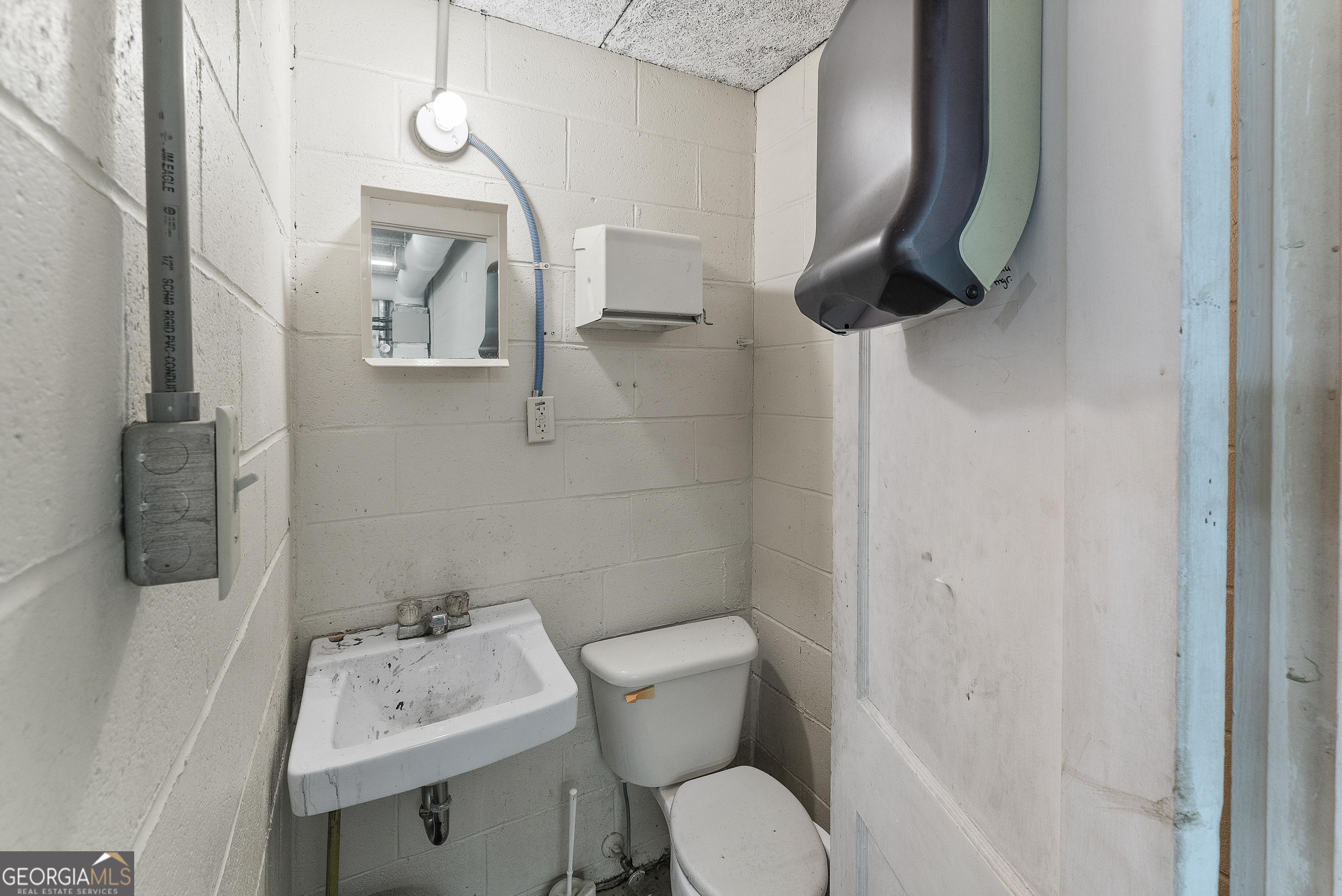 201 W Moring Street Property Photo 12