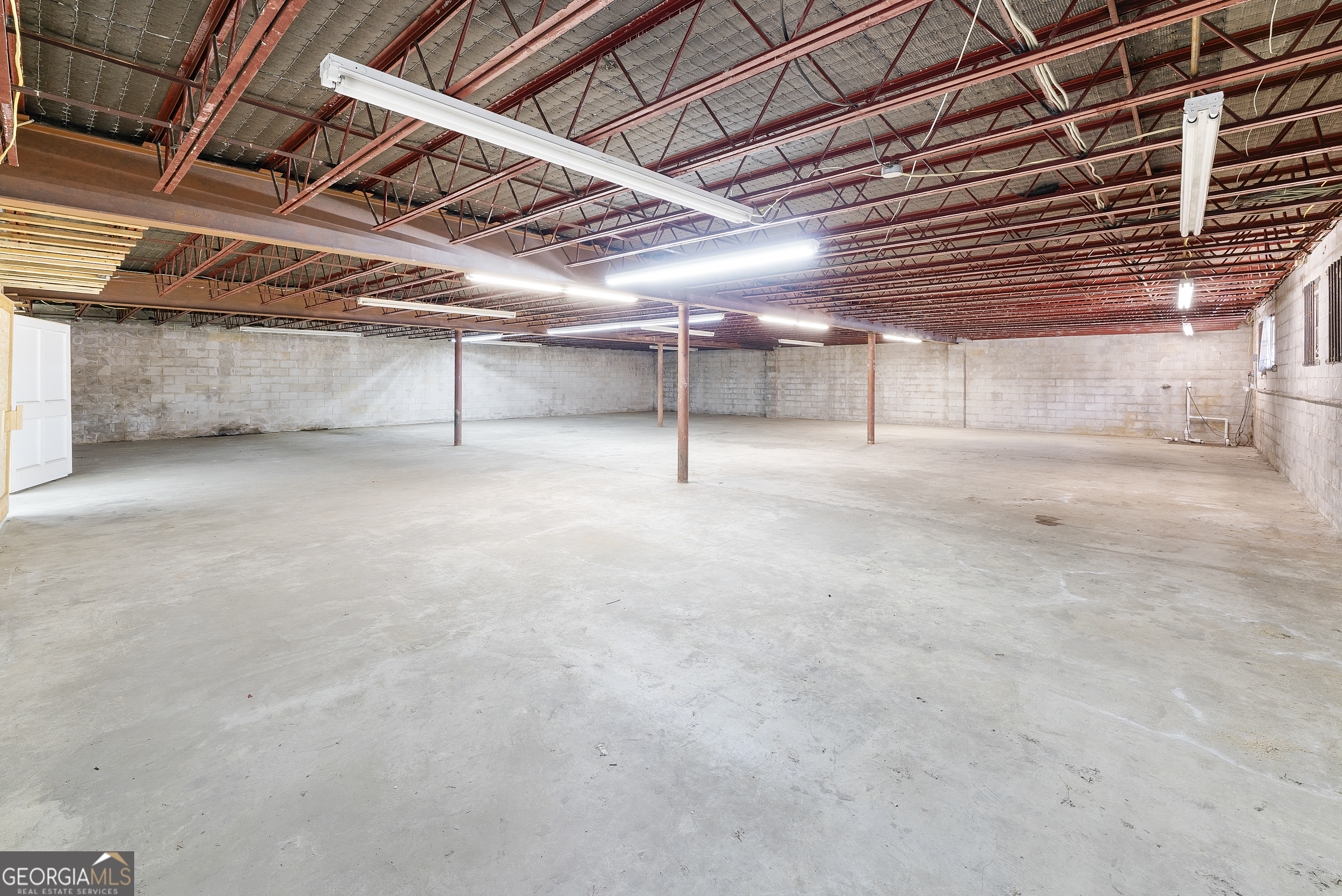 201 W Moring Street Property Photo 13