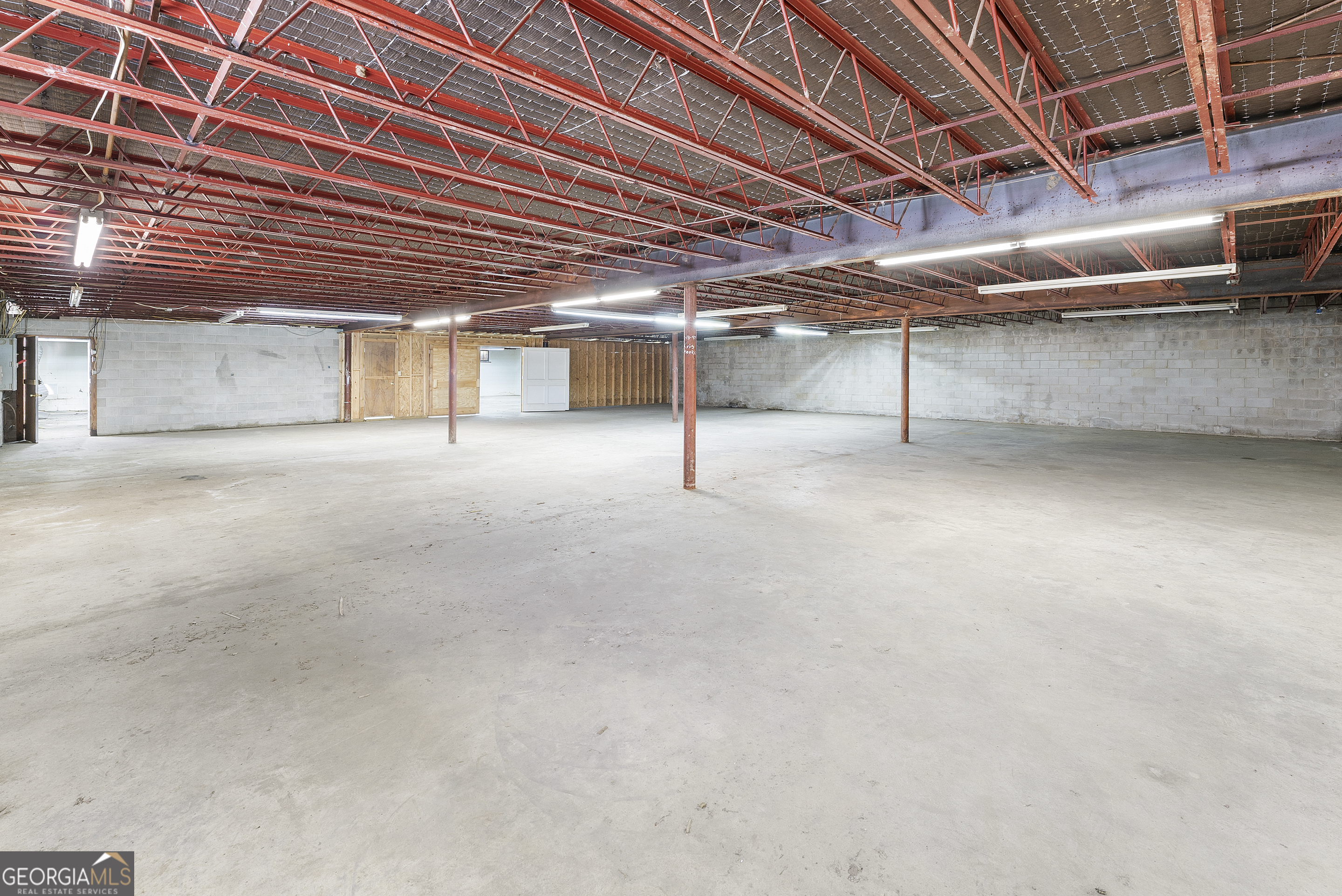 201 W Moring Street Property Photo 14