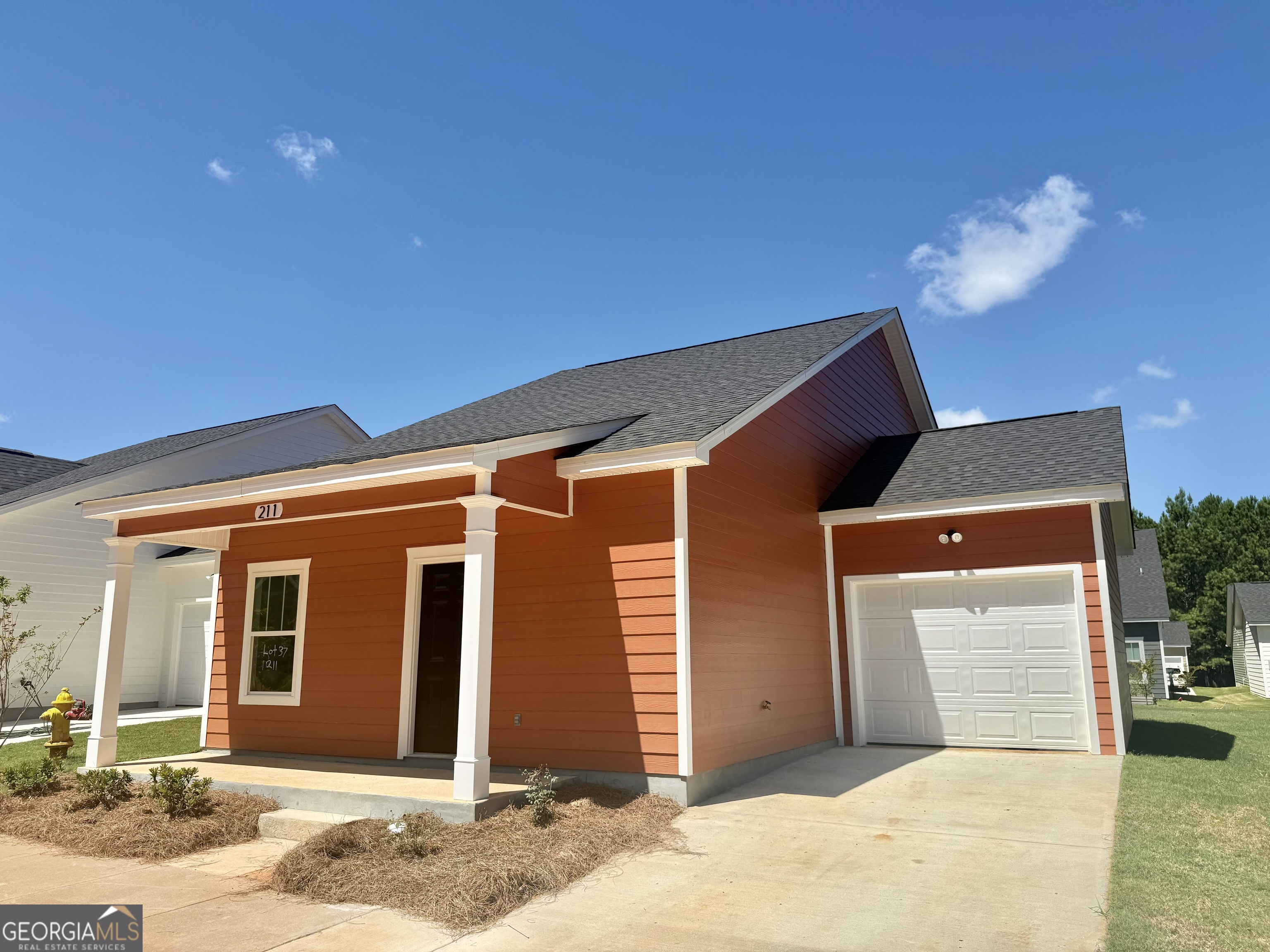 211 Lenox Circle Property Photo 1