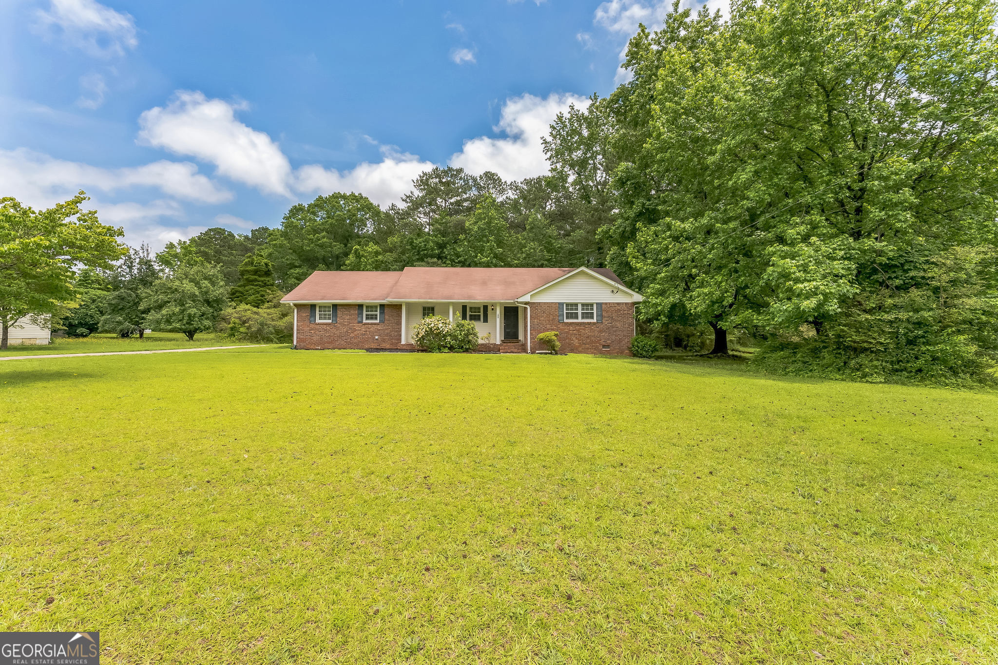 195 Southmoor Circle Property Photo 1