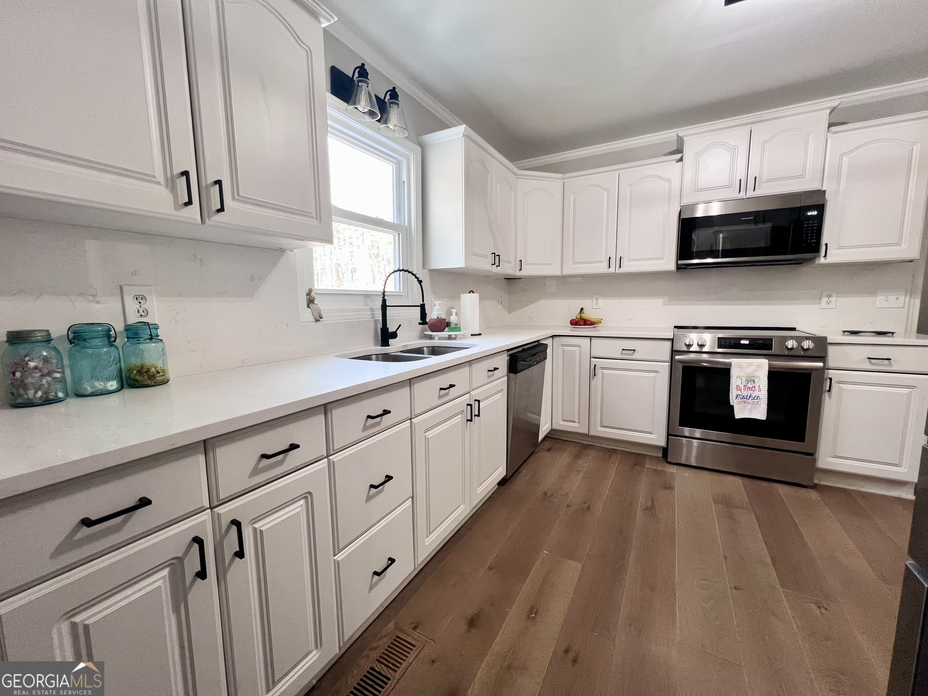 212 Teepee Trail Property Photo 9