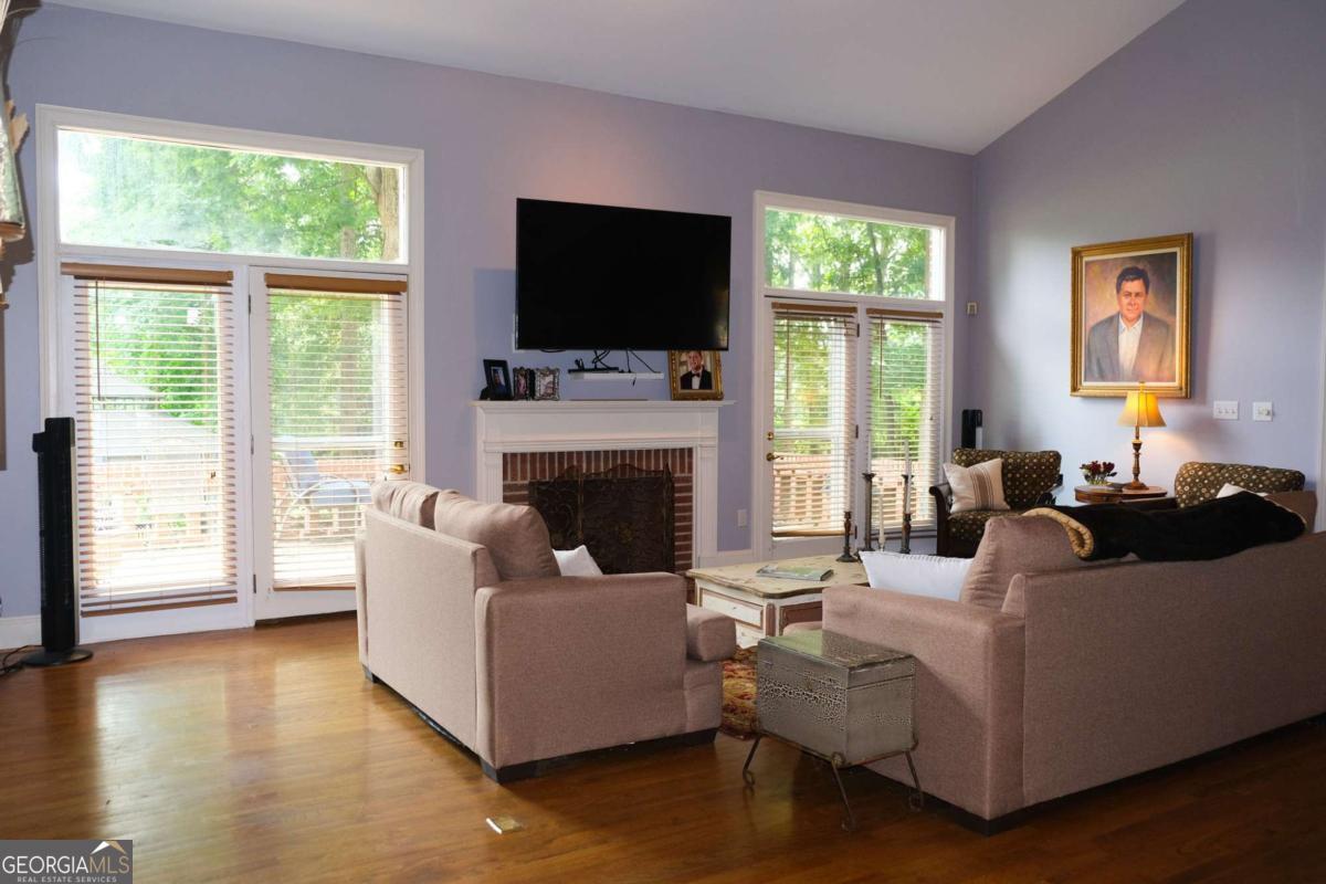 1101 Forrest Hills Drive Property Photo 3