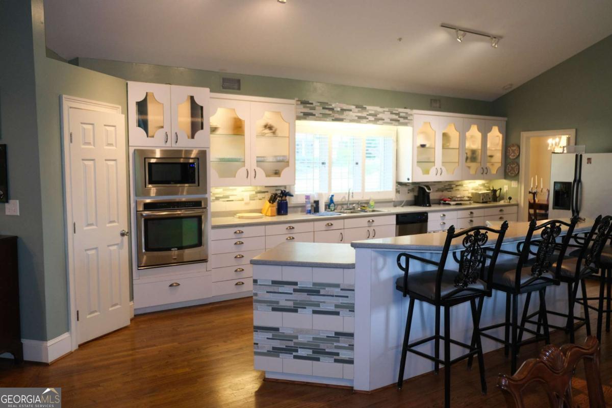 1101 Forrest Hills Drive Property Photo 8