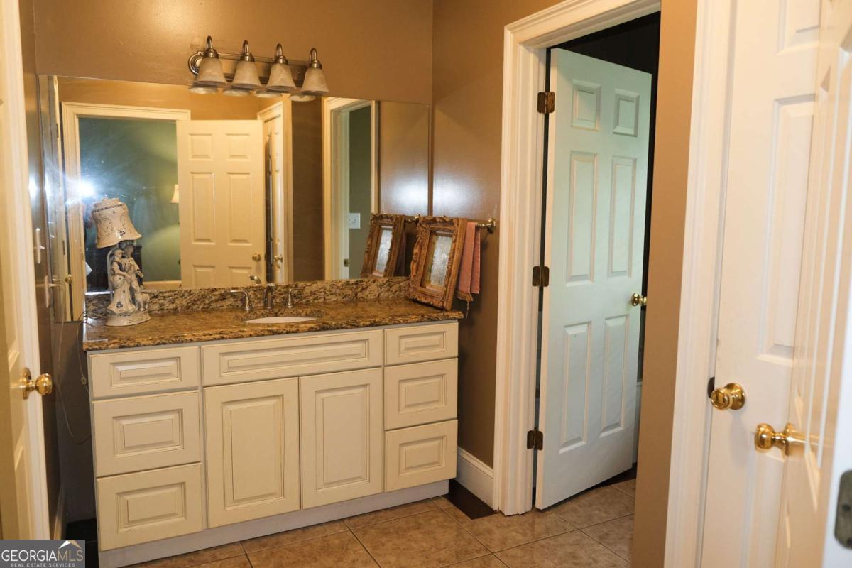 1101 Forrest Hills Drive Property Photo 17