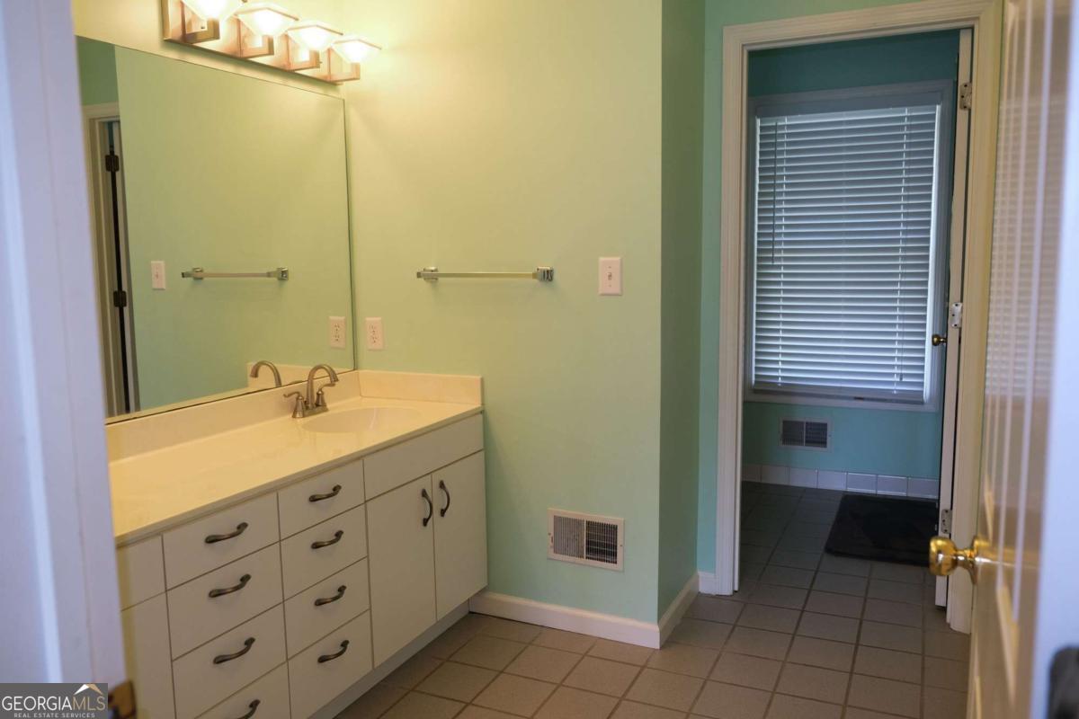 1101 Forrest Hills Drive Property Photo 24