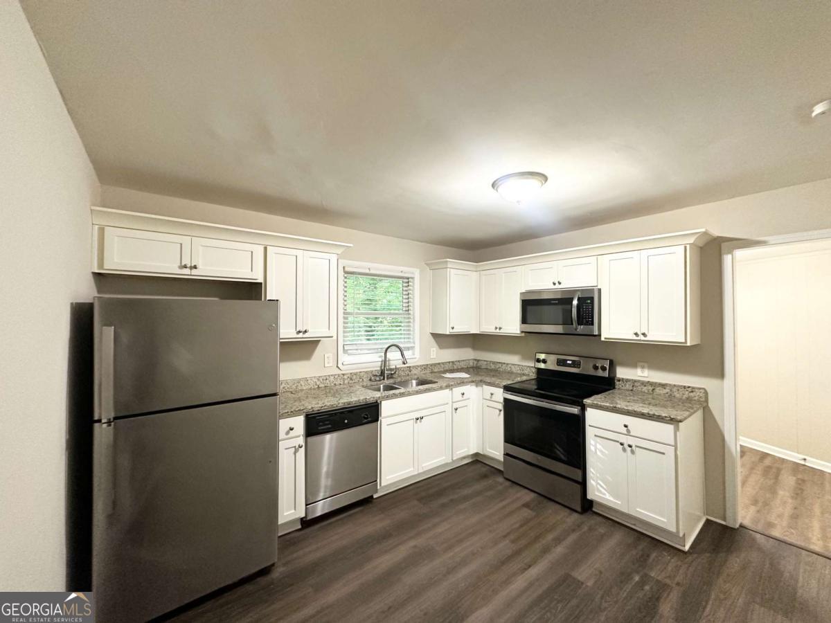 3158 Wisteria Way Property Photo 4