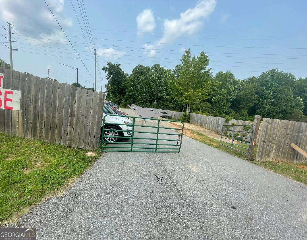 879 Gainesville Highway Property Photo 1