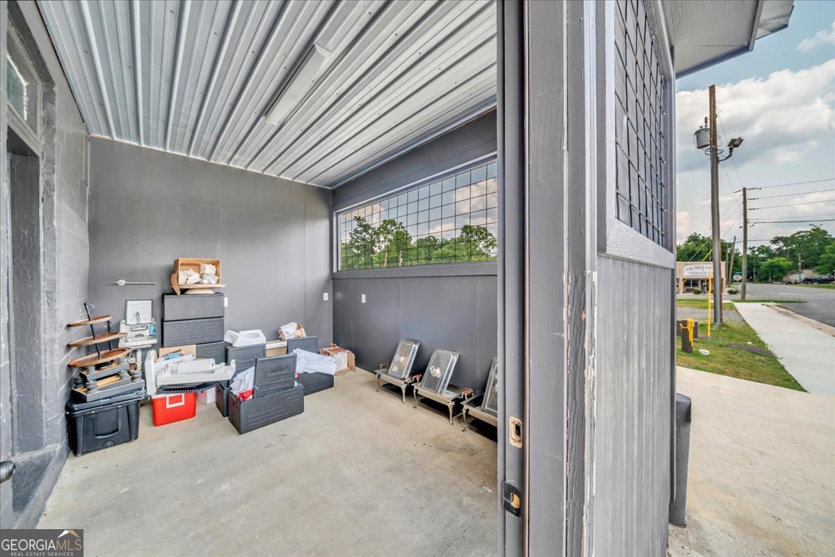 215 219 King Street Property Photo 44