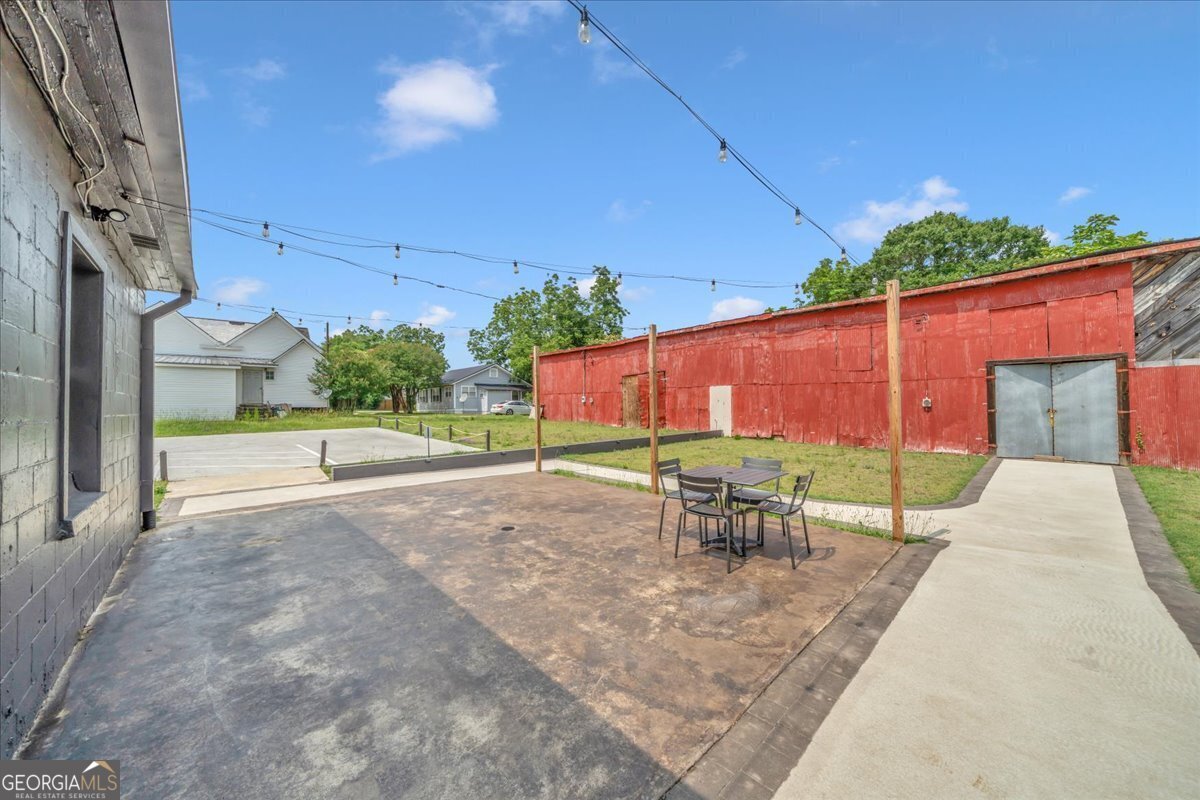 215 219 King Street Property Photo 48