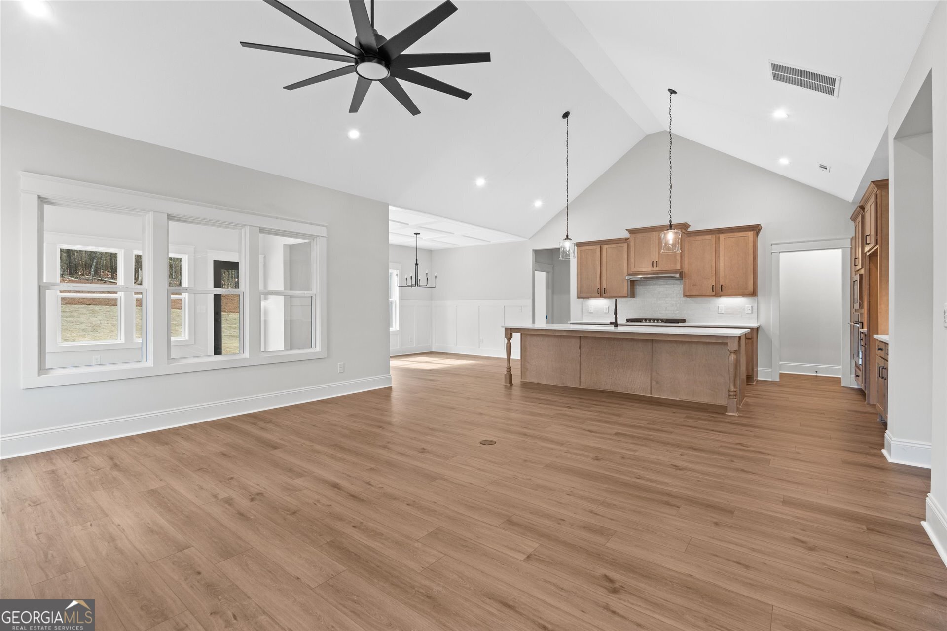 177 West Lake Boulevard Property Photo 10