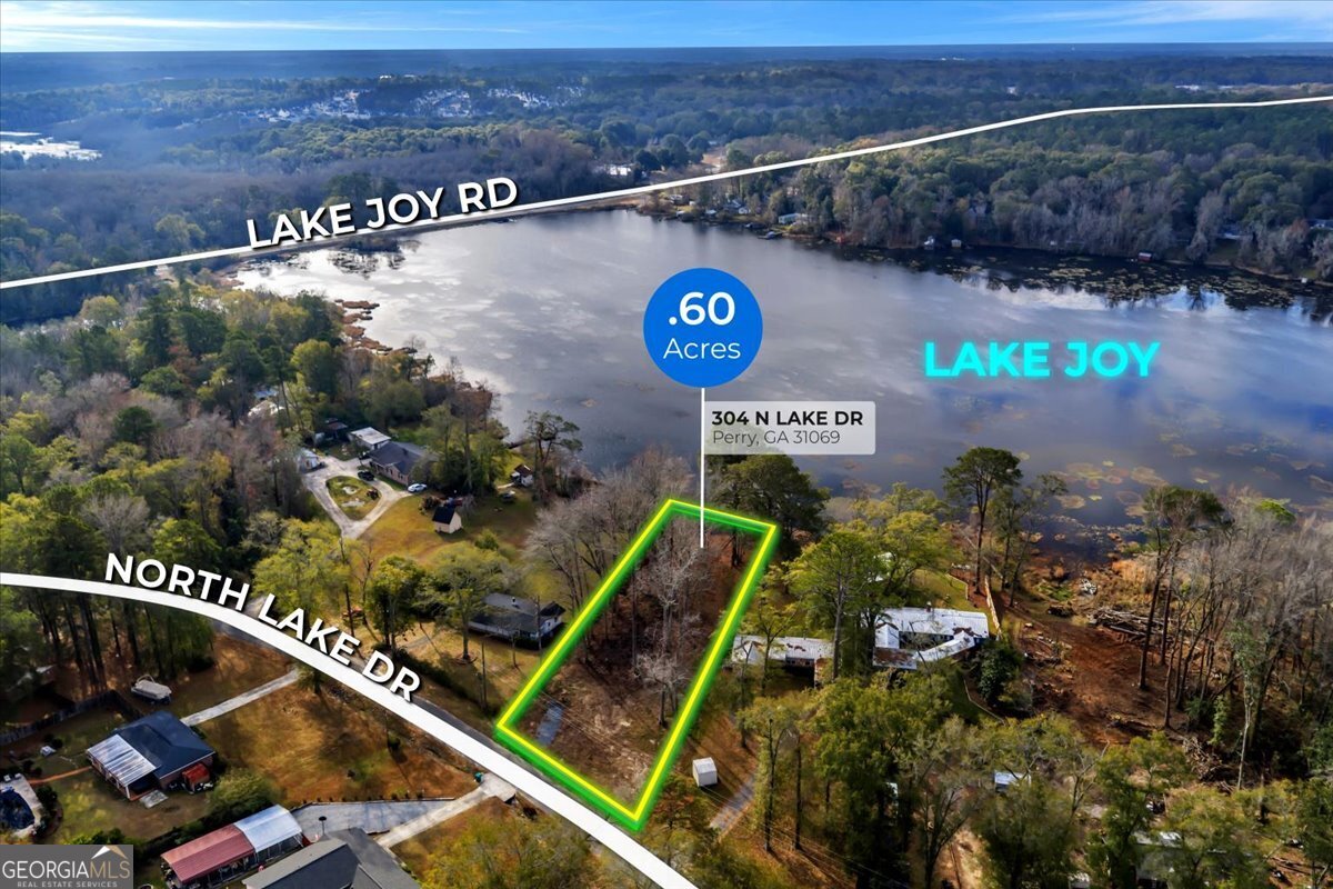 304 N Lake Drive Property Photo 2