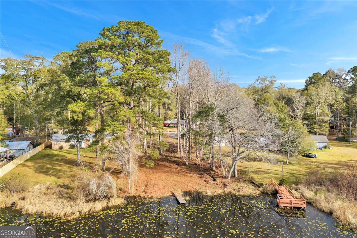304 N Lake Drive Property Photo 3