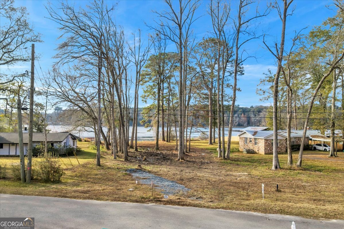304 N Lake Drive Property Photo 12