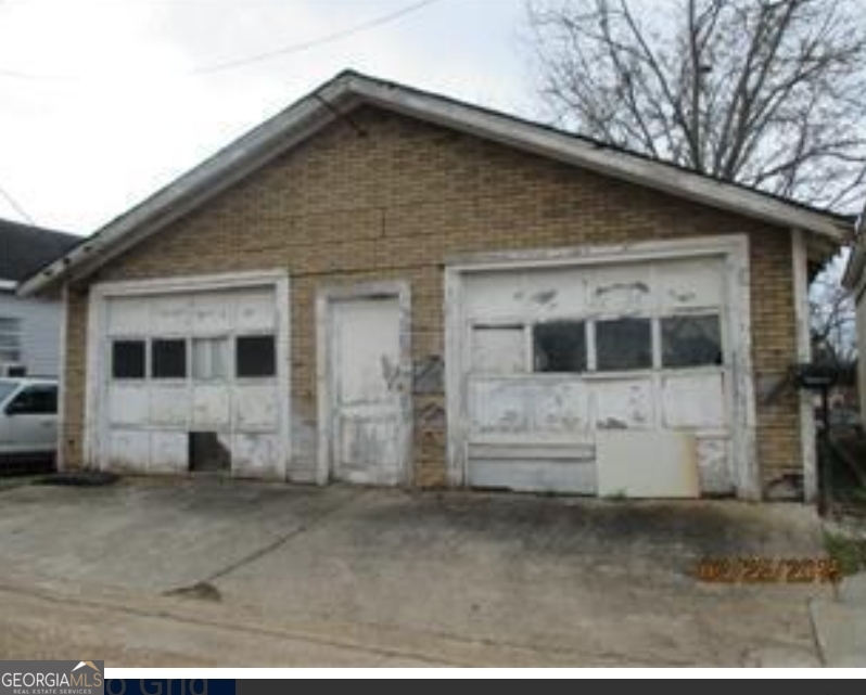 91 Avenue H Property Photo 1