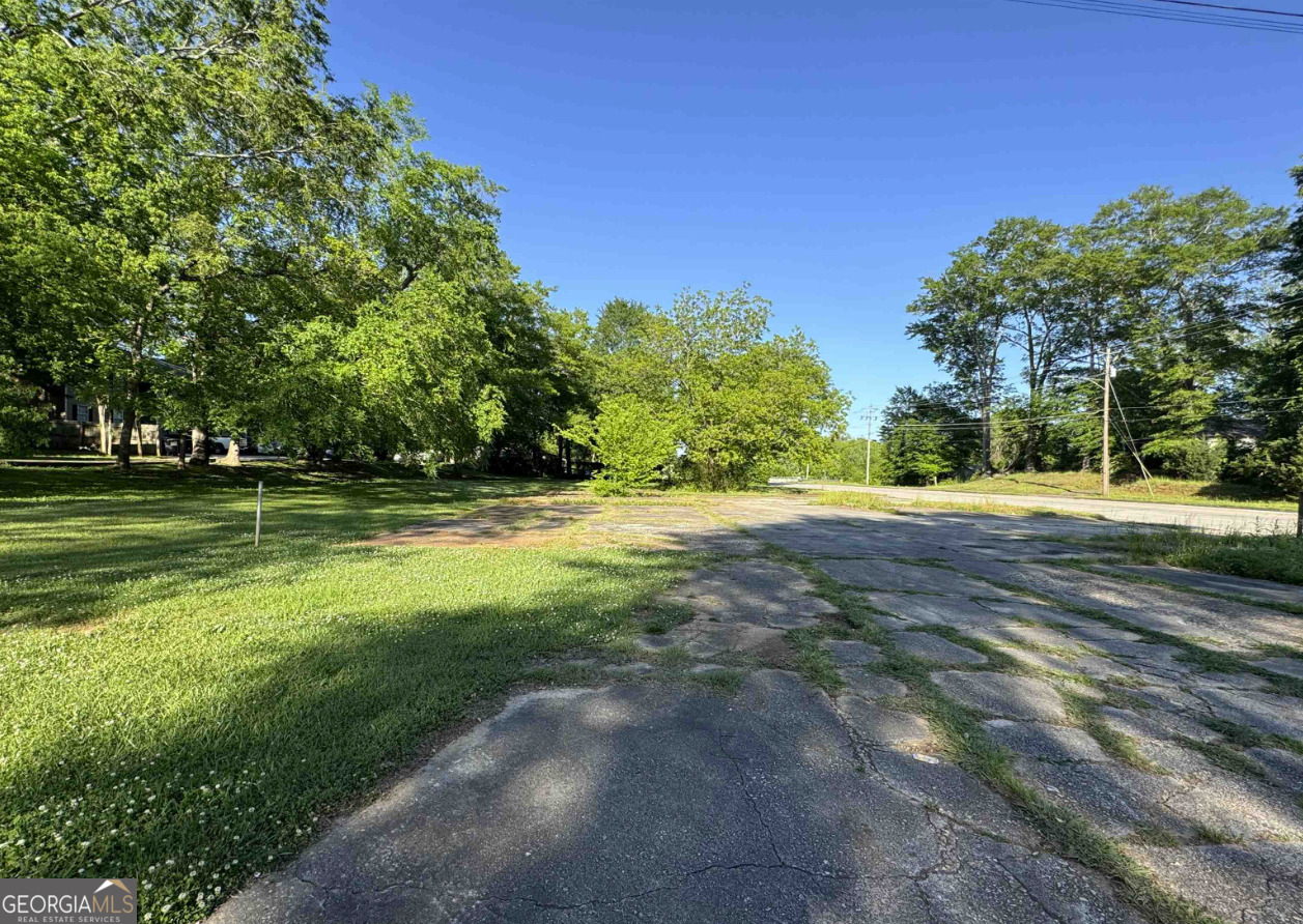 751 W Montgomery Street Property Photo 4