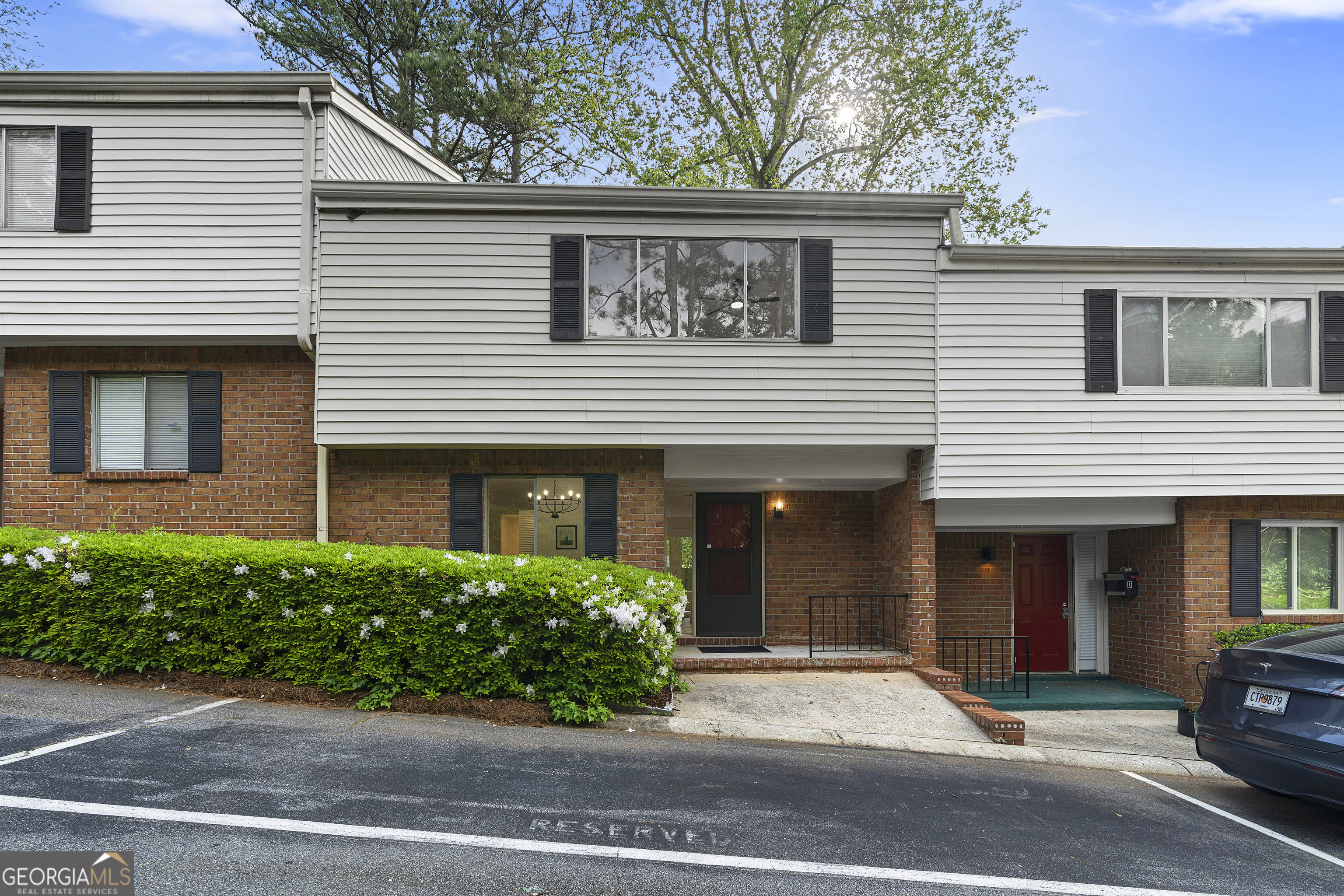 3326 Northcrest Road # C Property Photo 1