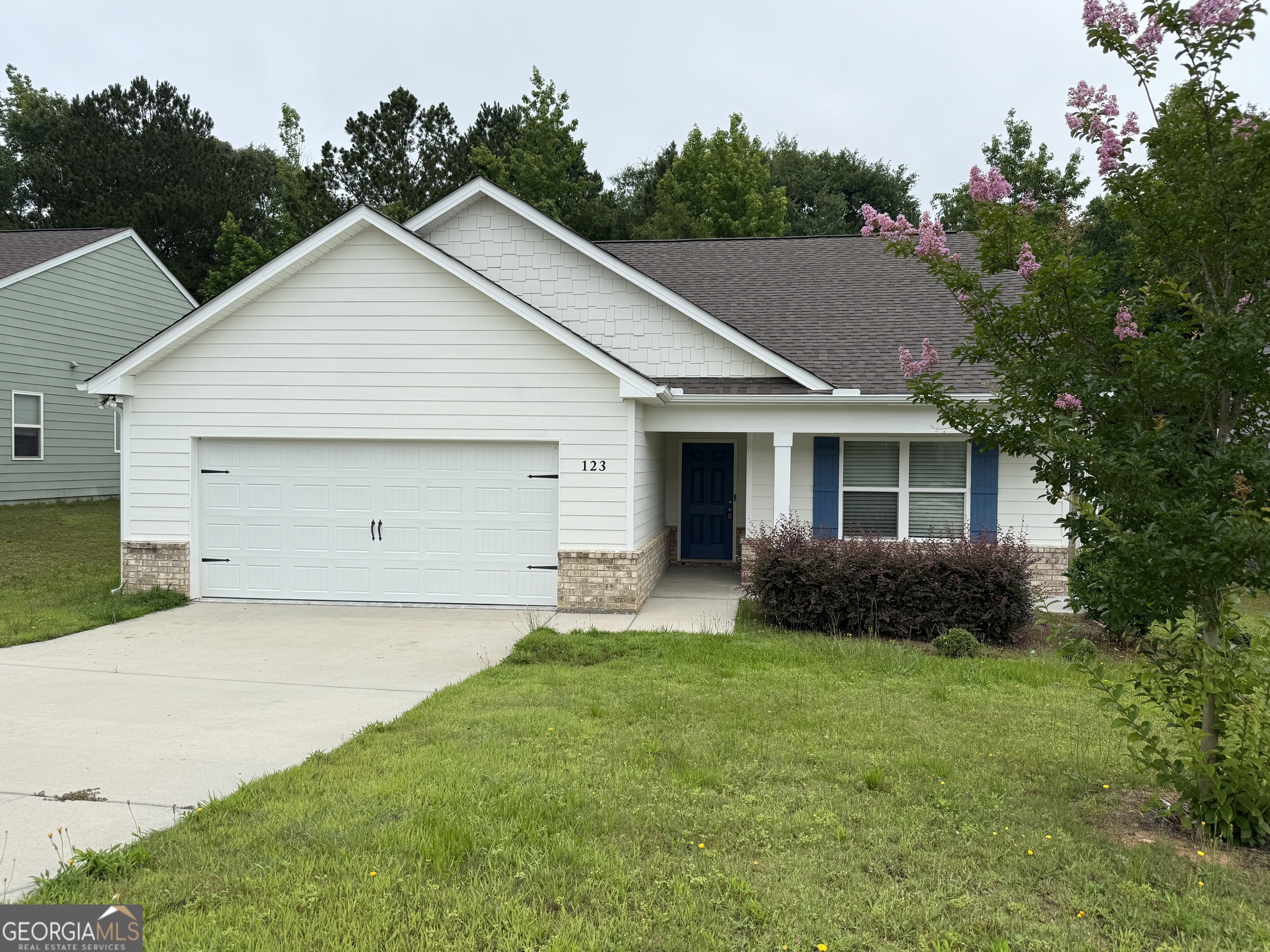 123 Charleston Lane Property Photo 1