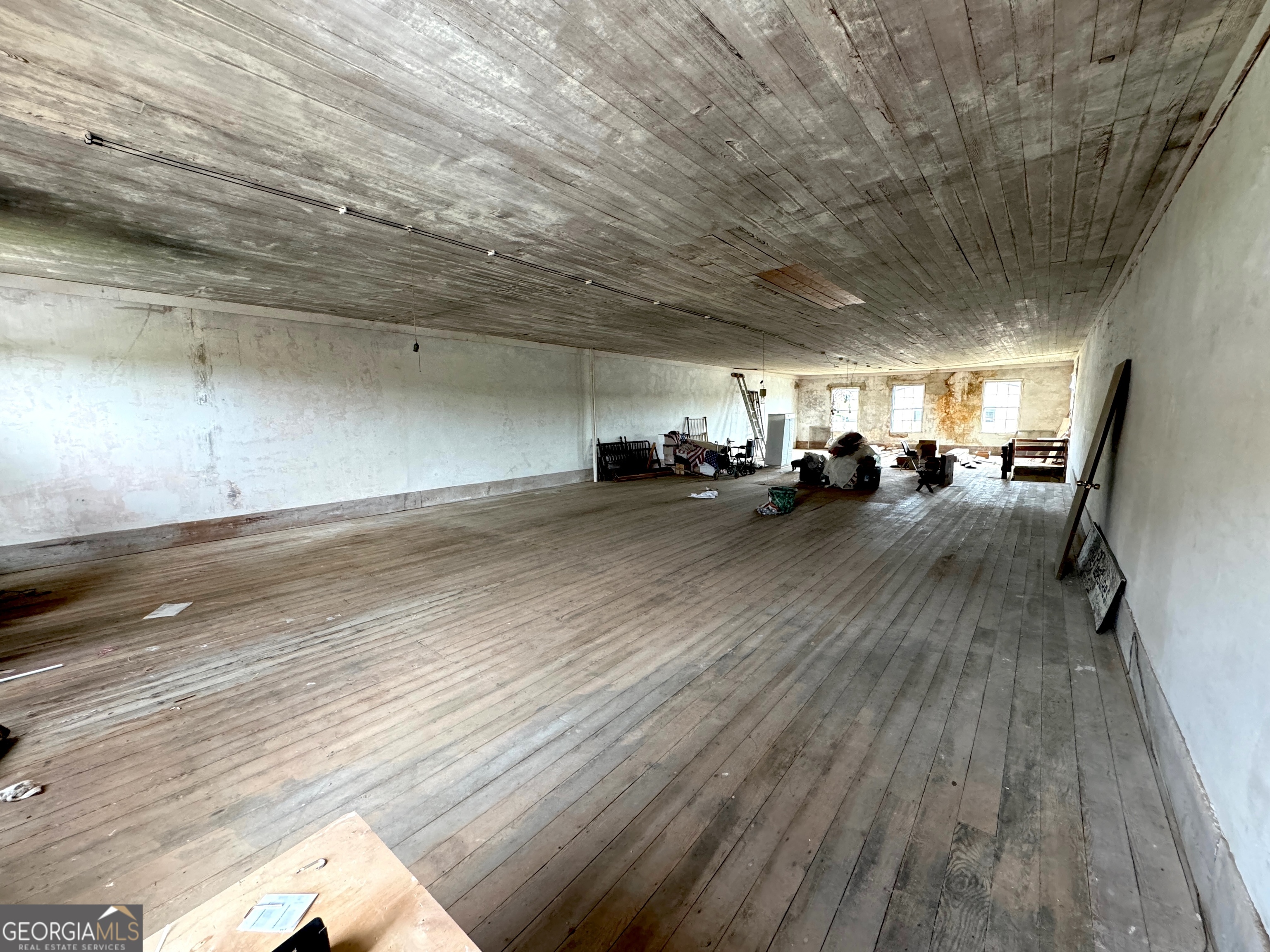 5504 Main Street Property Photo 8