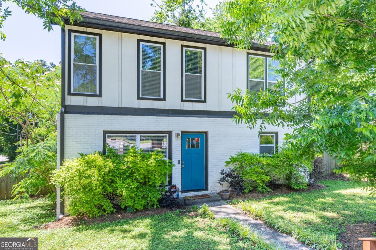 2405 Hillside Avenue Property Photo 1