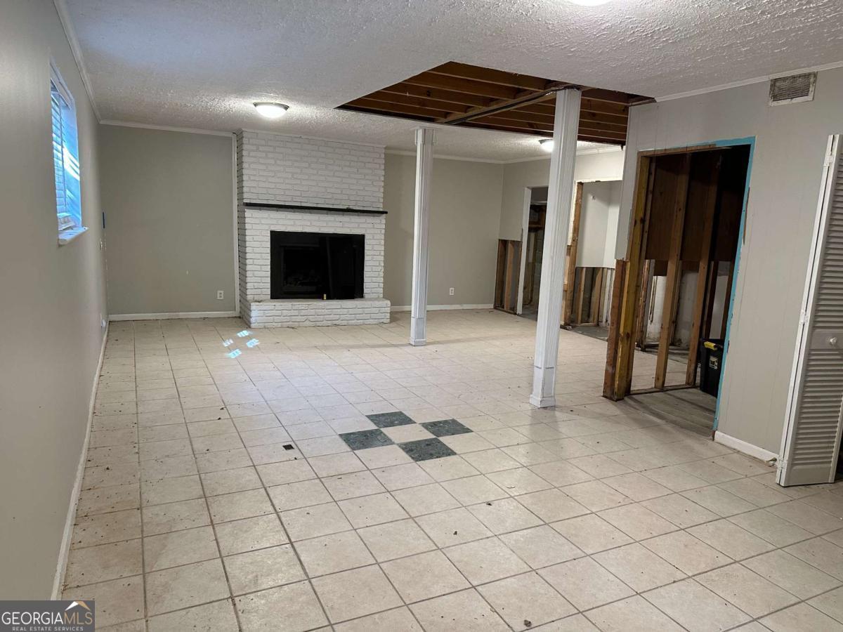 915 Lake Drive Property Photo 6