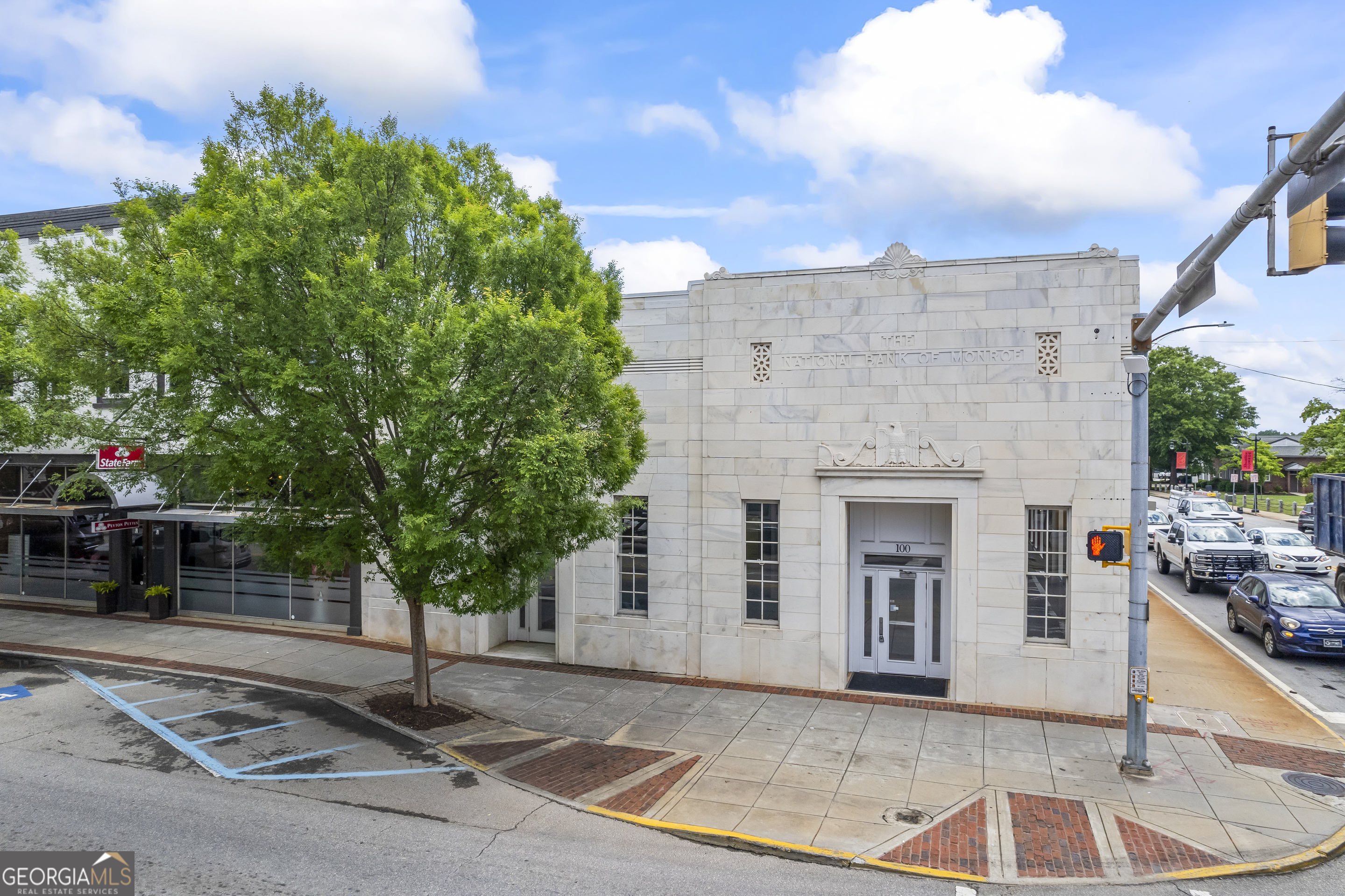 100 N Broad Street Property Photo 3