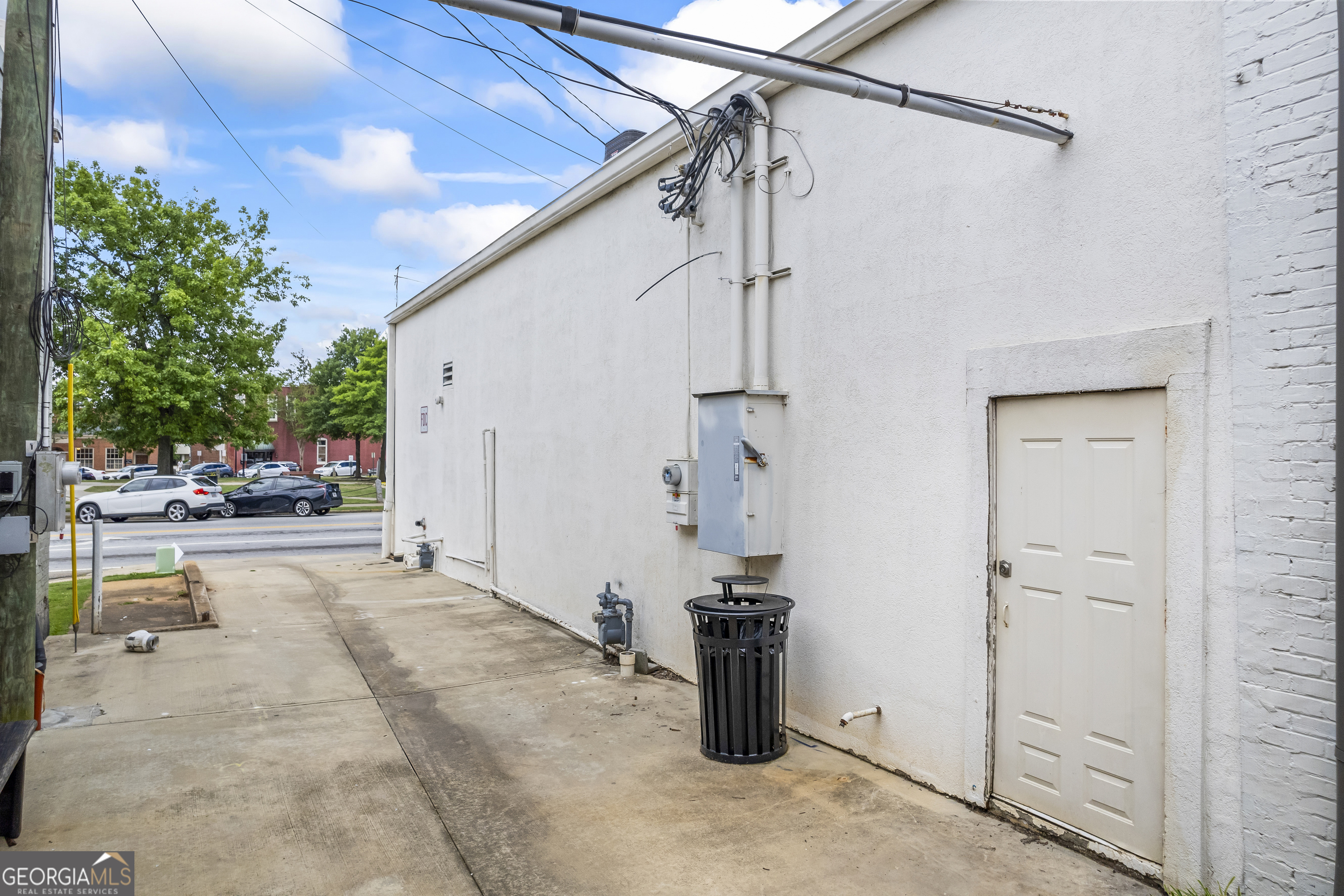 100 N Broad Street Property Photo 11