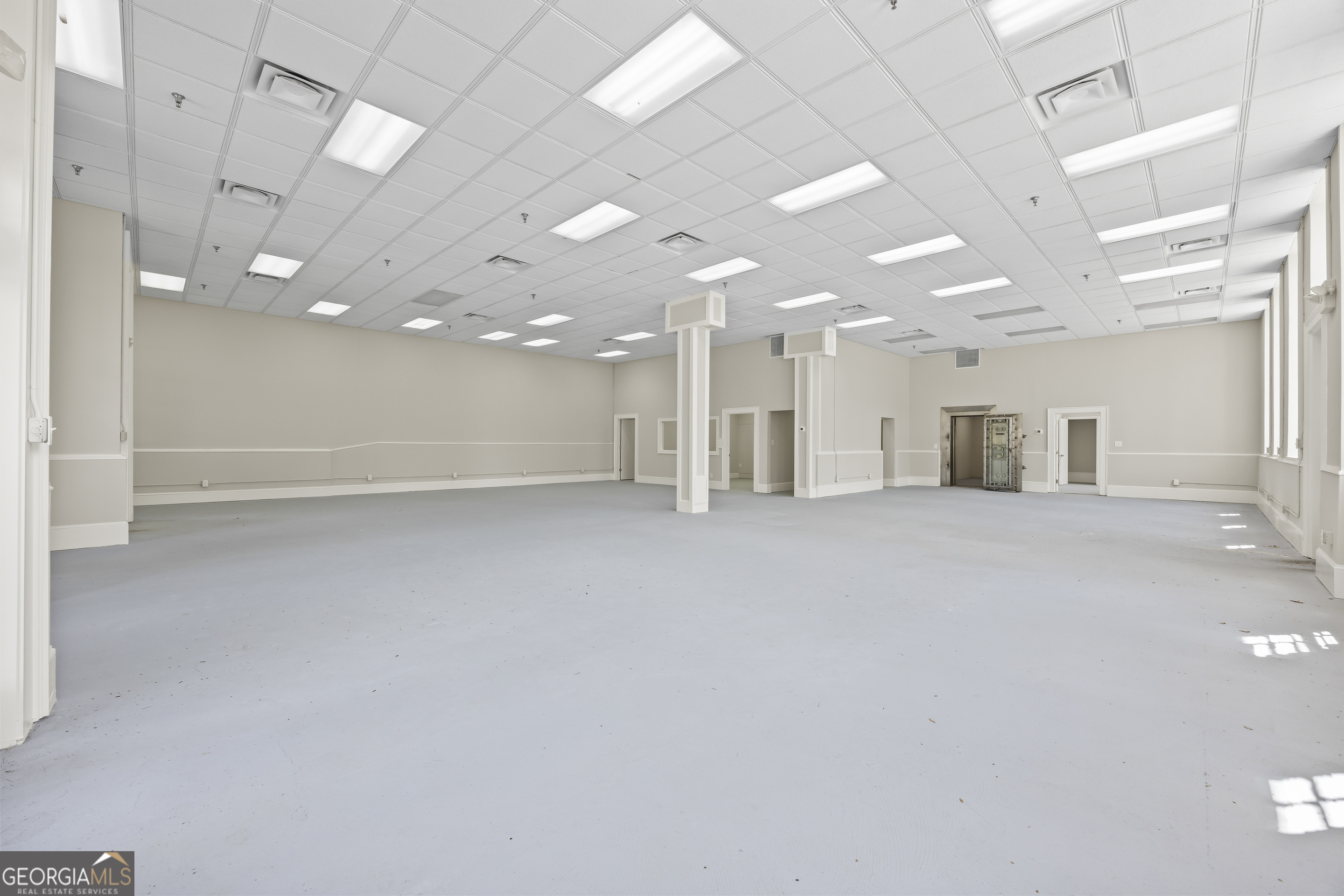 100 N Broad Street Property Photo 15