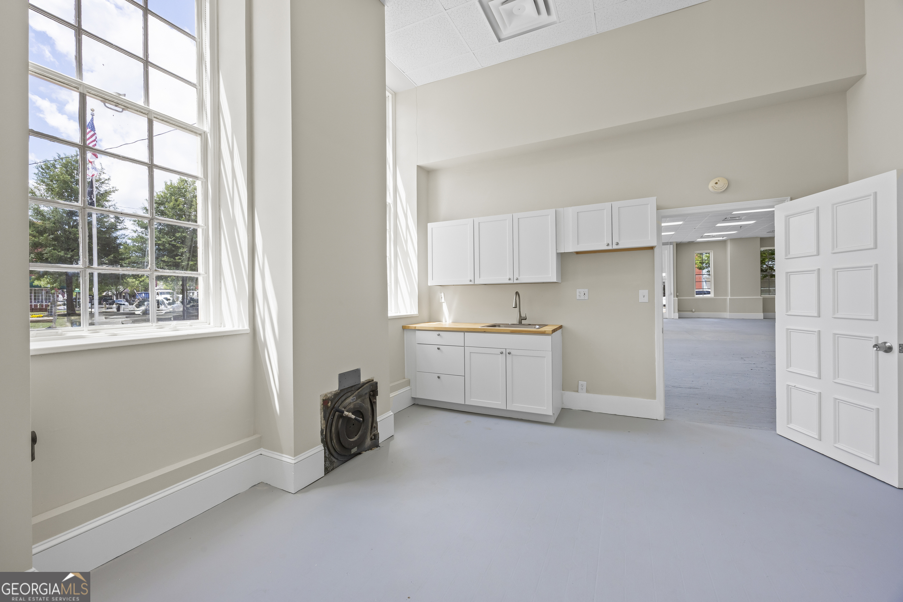 100 N Broad Street Property Photo 25