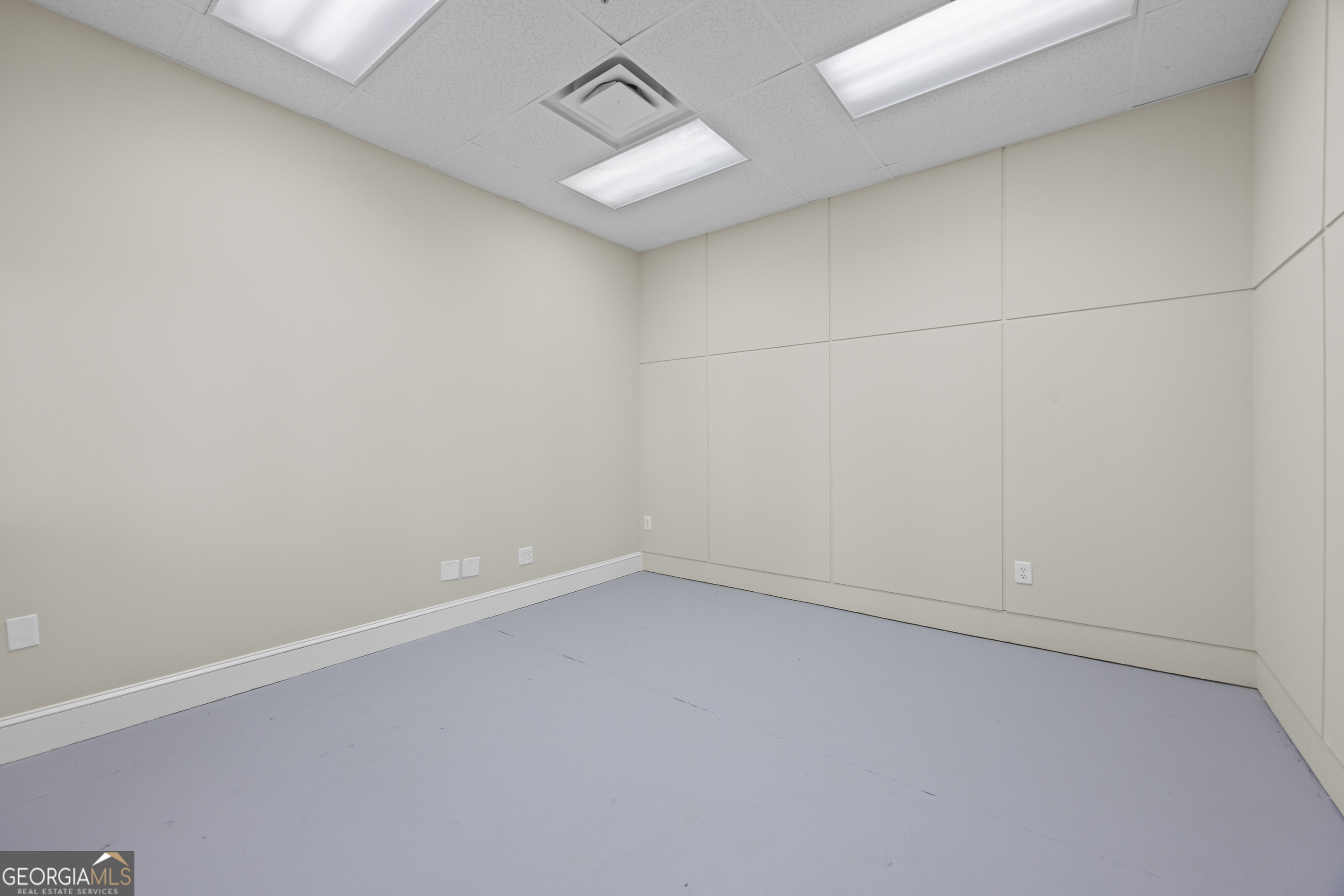 100 N Broad Street Property Photo 27