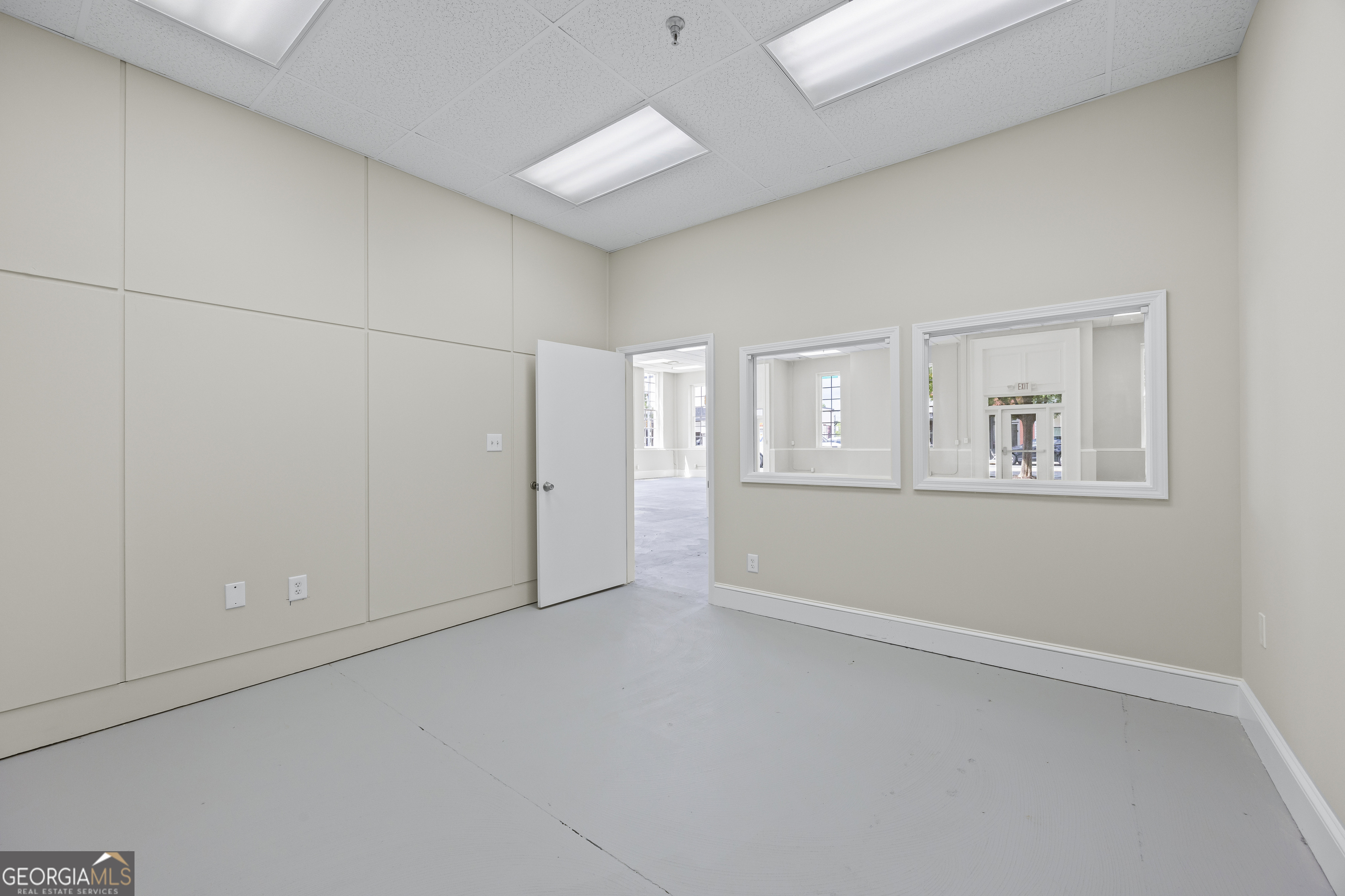 100 N Broad Street Property Photo 28