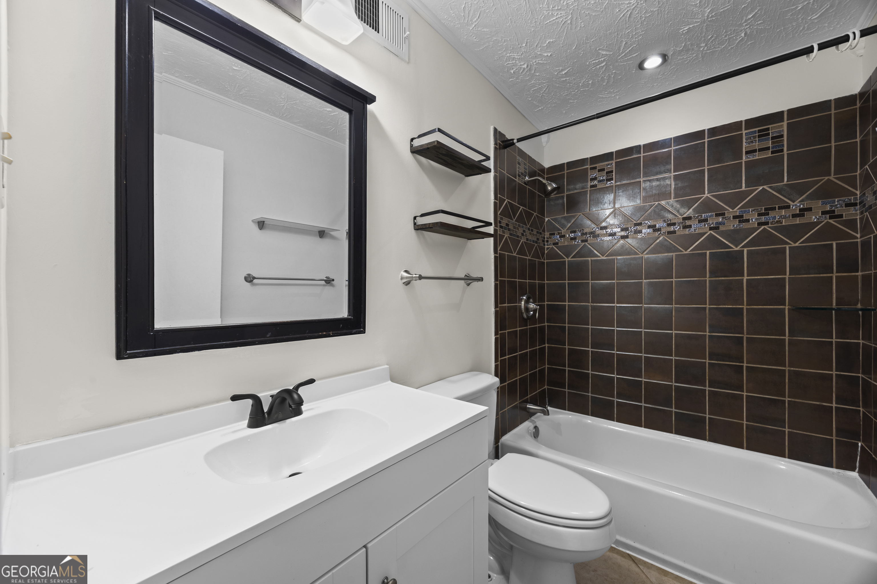 135 Hill Street # 22 Property Photo 16