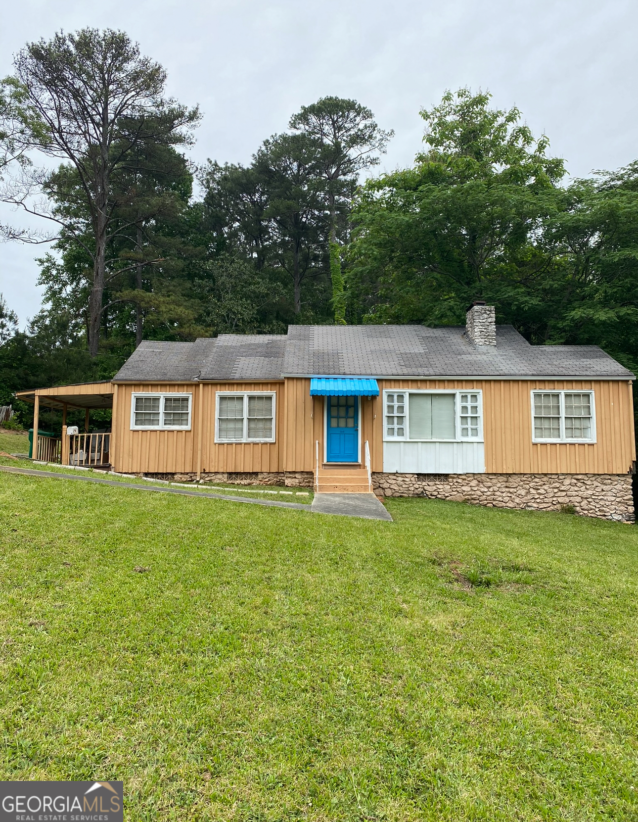 5094 Covington Highway Property Photo 1