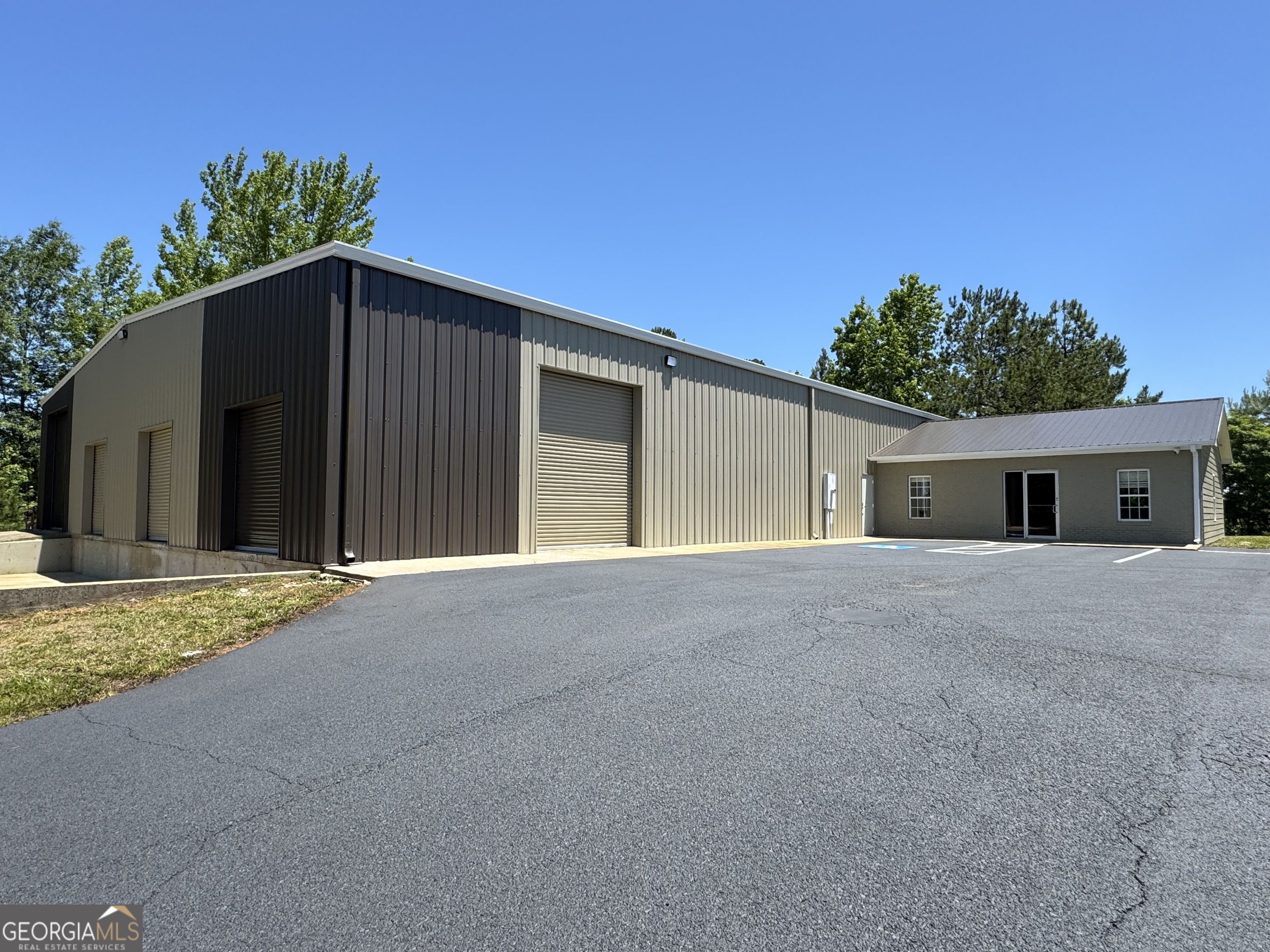 205 Apex Drive Property Photo 1
