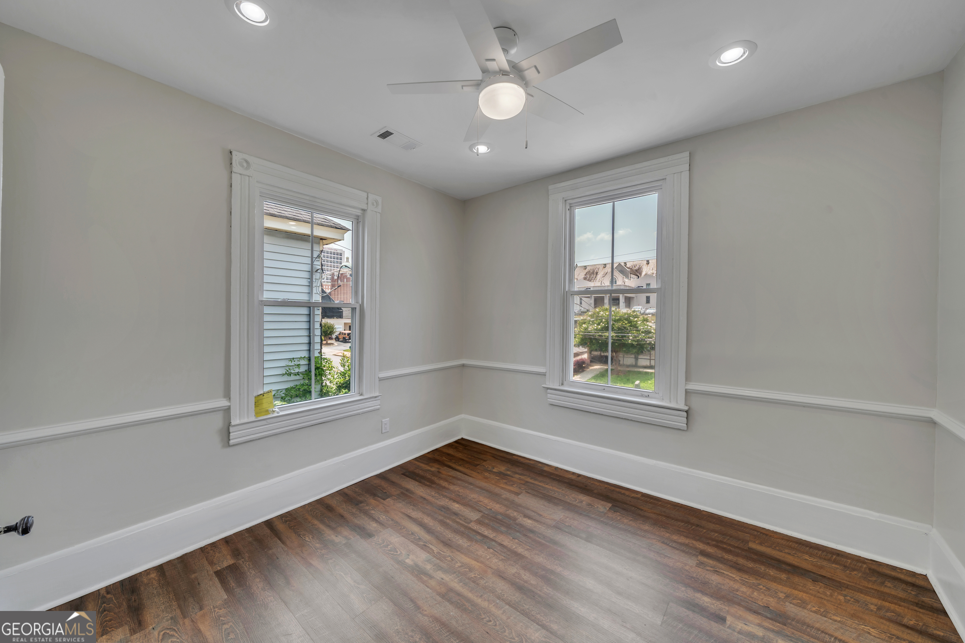 765 Walnut Street Property Photo 4