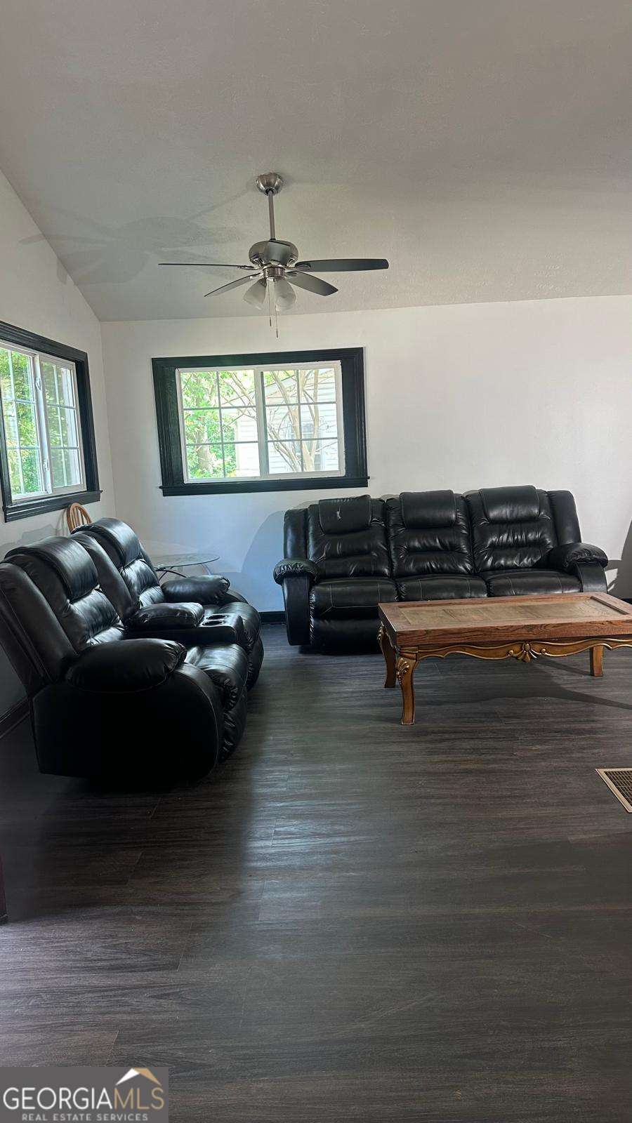 2812 Maple Road Se Property Photo 7