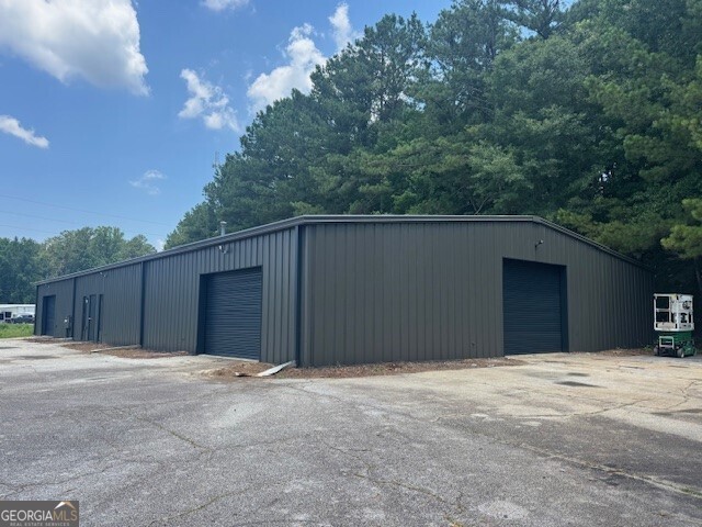 15 Sunbelt Parkway Property Photo 1