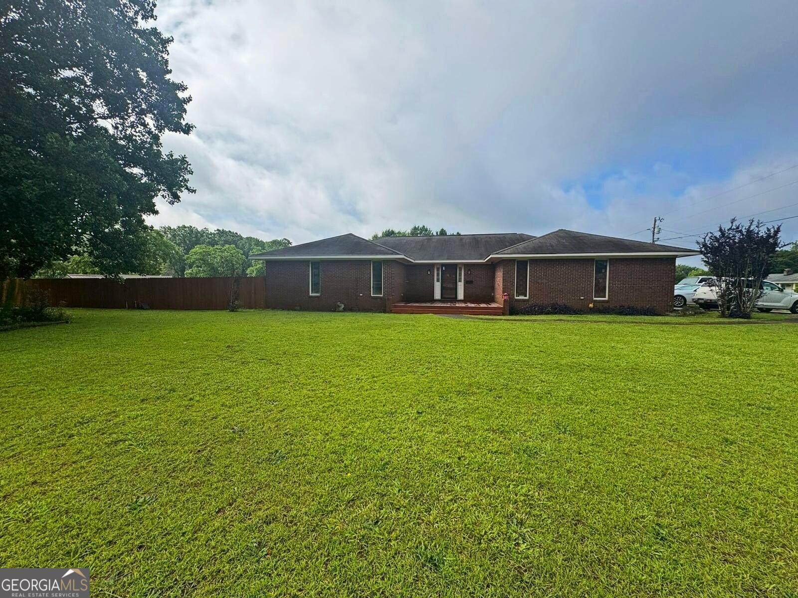 114 Van Drive Property Photo 1