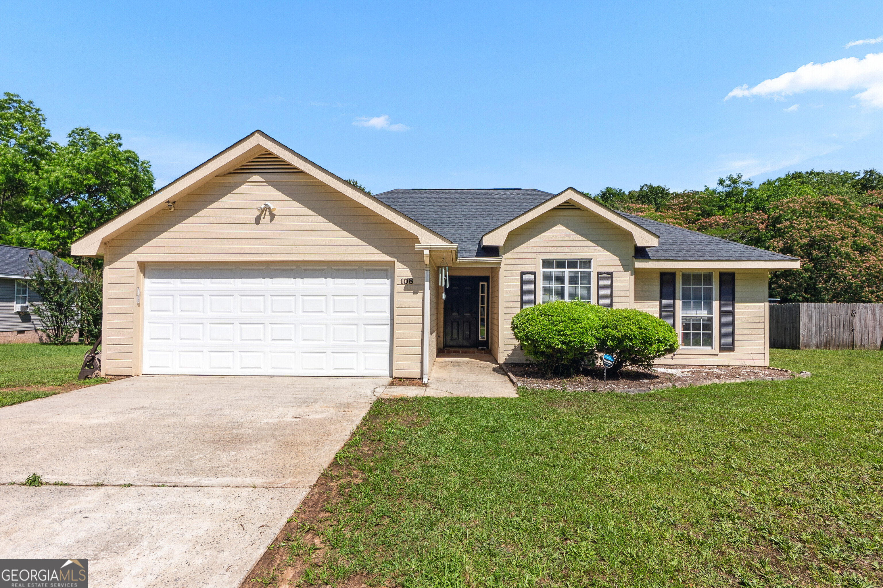 108 Ridge Bend Drive Property Photo 1