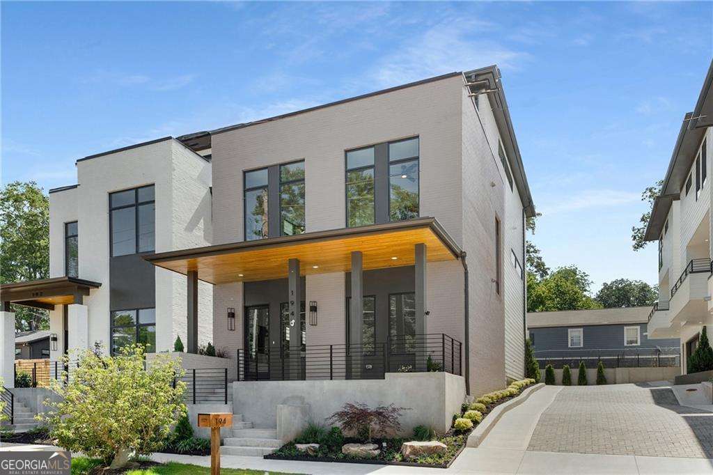 194 E Lake Terrace Property Photo 1